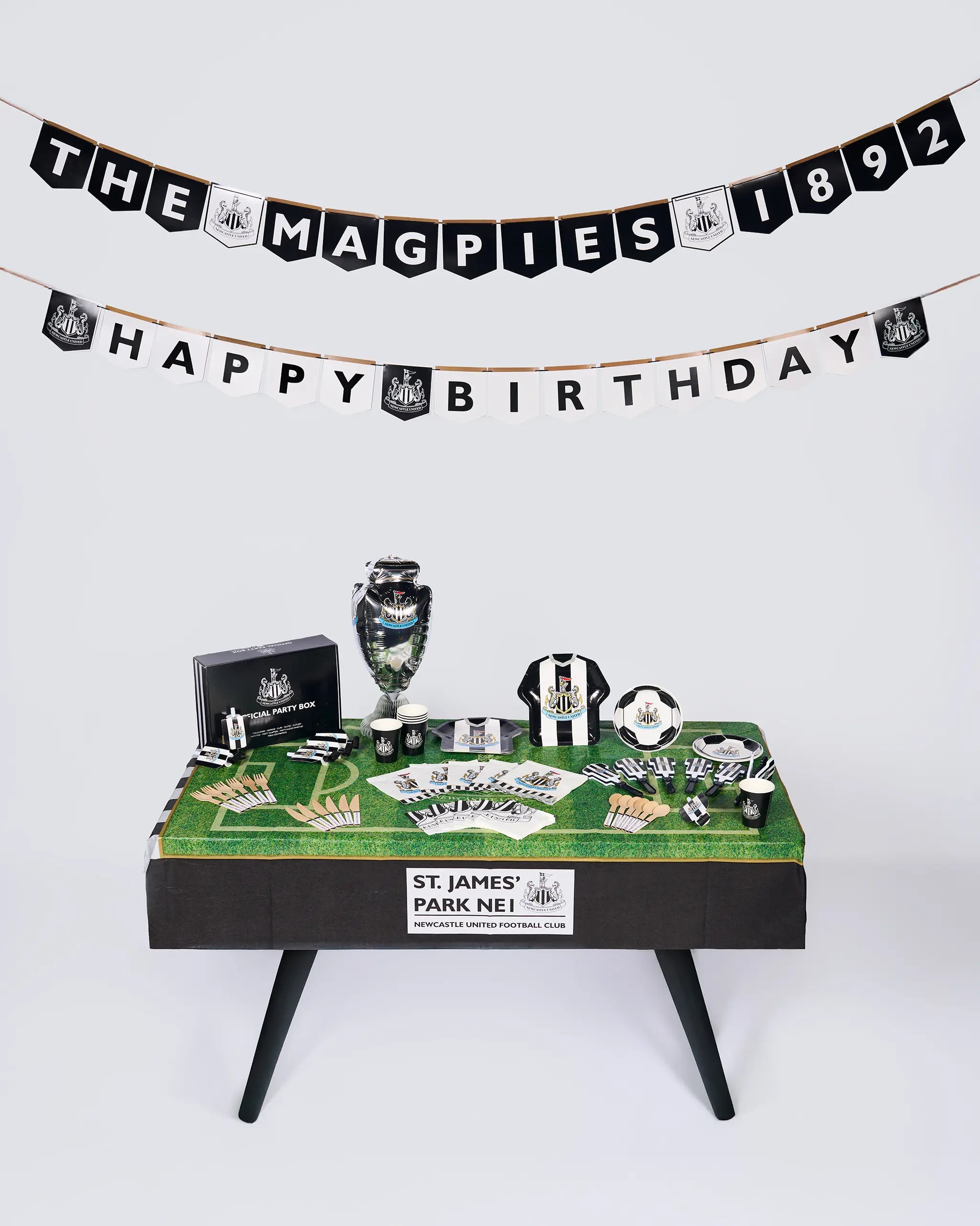 Newcastle United Kids' 75pc Party Box