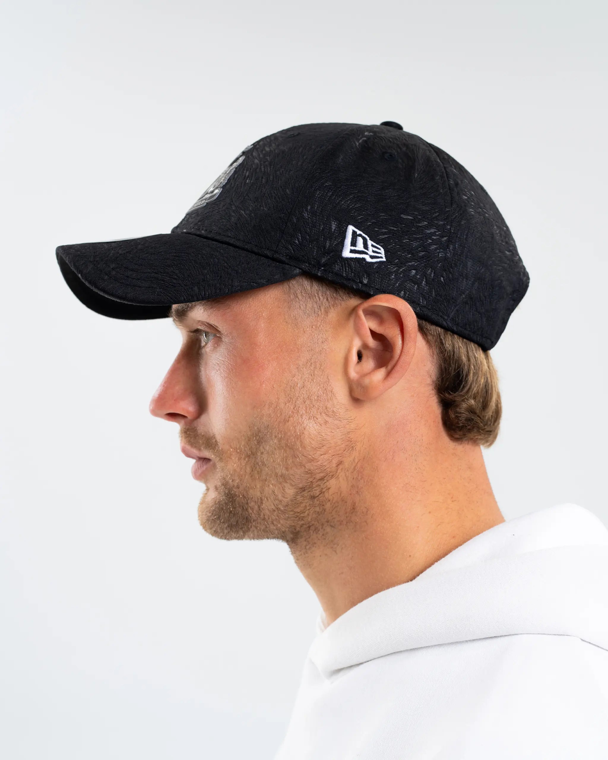 Newcastle United New Era Black Feather 9FORTY Adjustable Cap