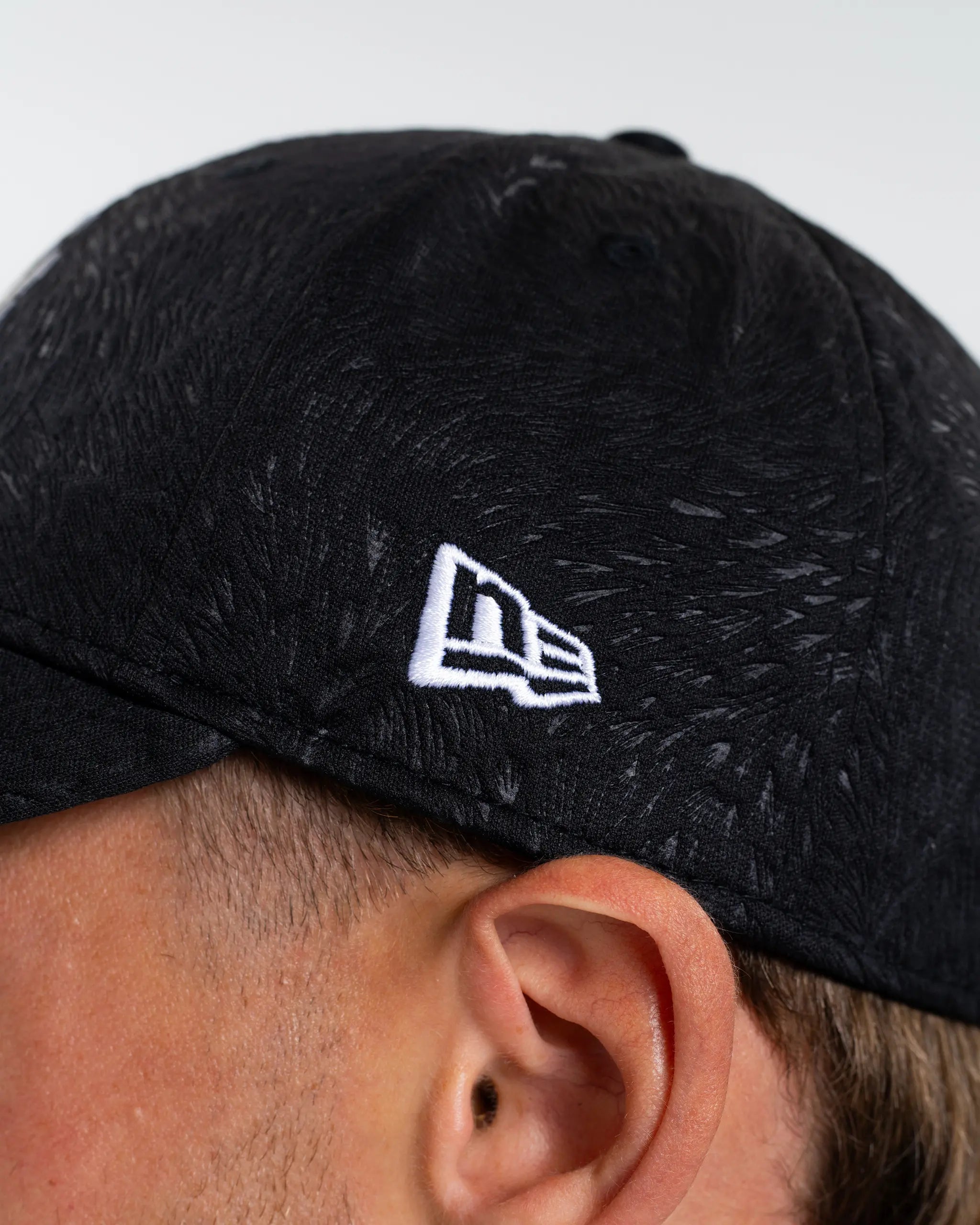 Newcastle United New Era Black Feather 9FORTY Adjustable Cap