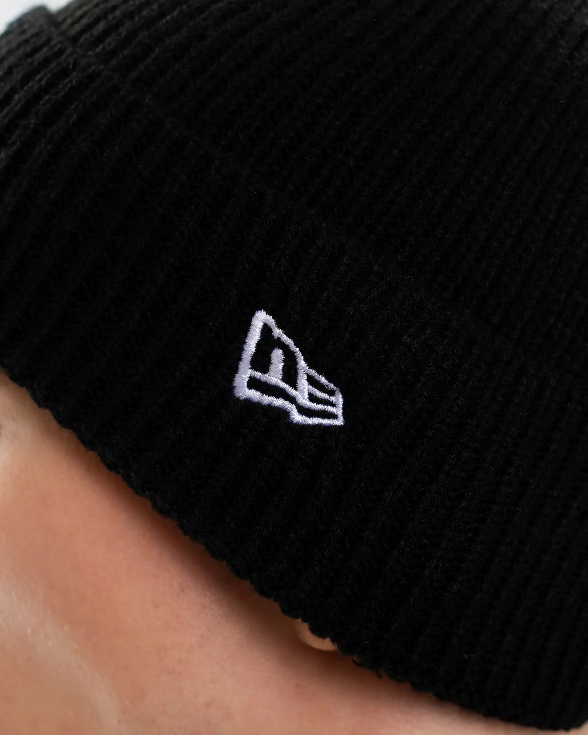 Newcastle United New Era Magpie Retro Crest Black Beanie