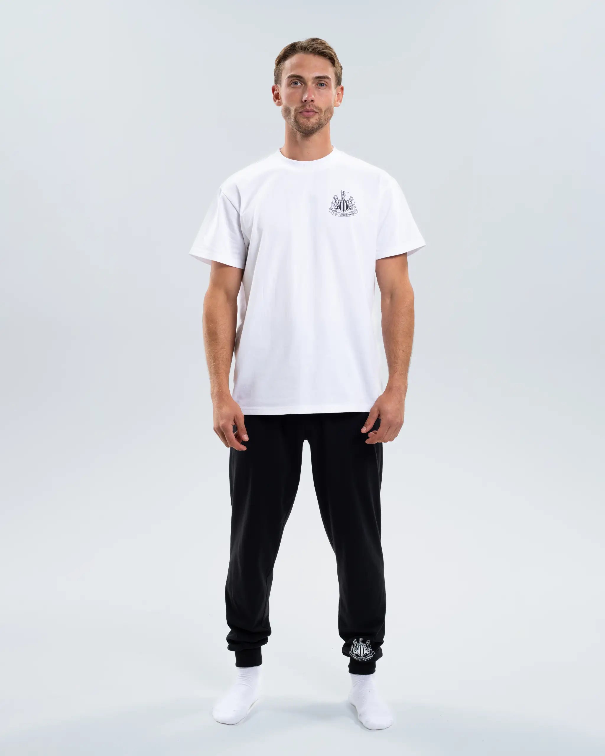 Newcastle United Men's Black and White Cuffed Pyjama Set