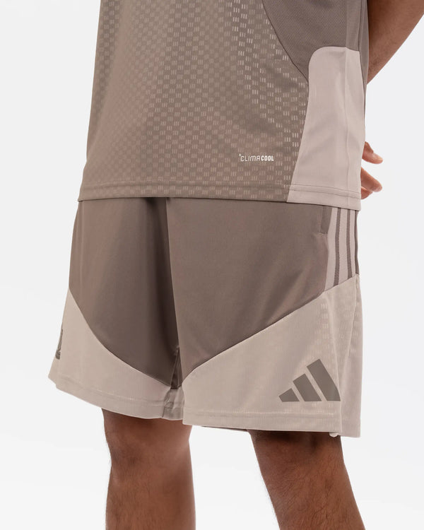 Newcastle United adidas 26/27 Coach's Range Beige Shorts
