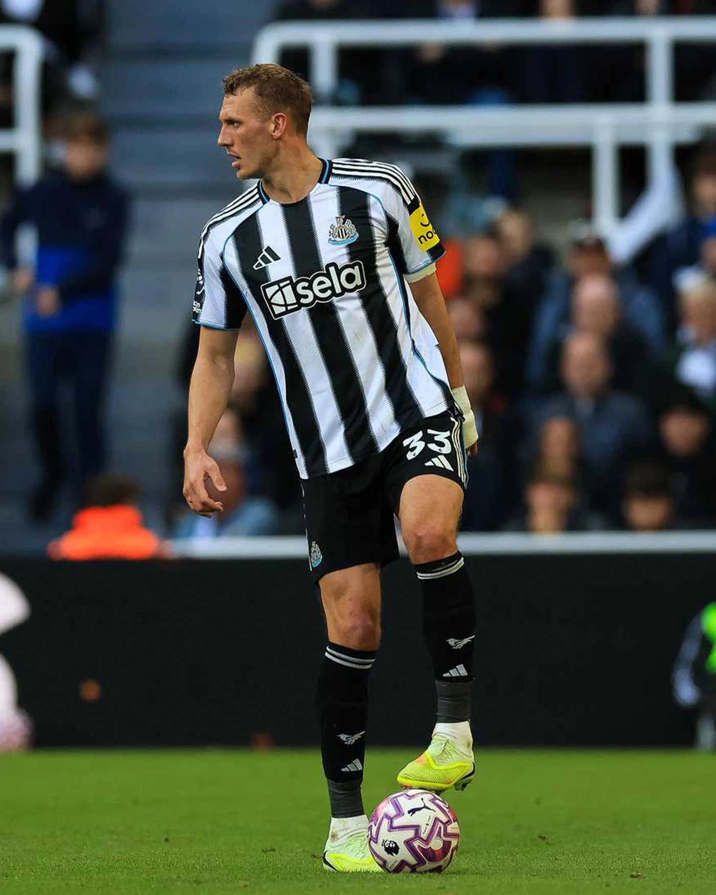 Newcastle United BURN 25/26 Match Worn Signed Shirt - Fulham (H)