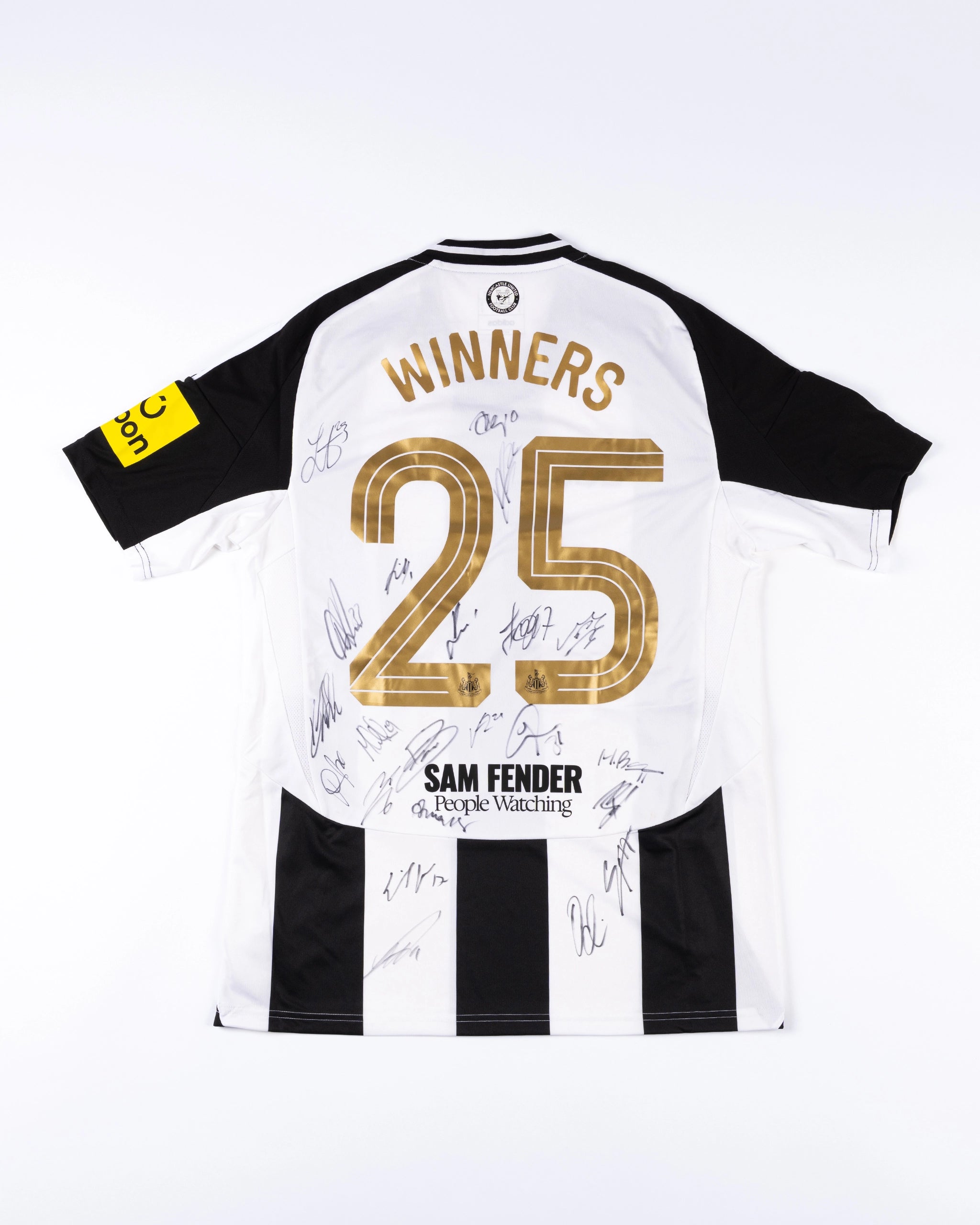 Newcastle United 24/25 Carabao Cup Winners - Squad Signed Shirt