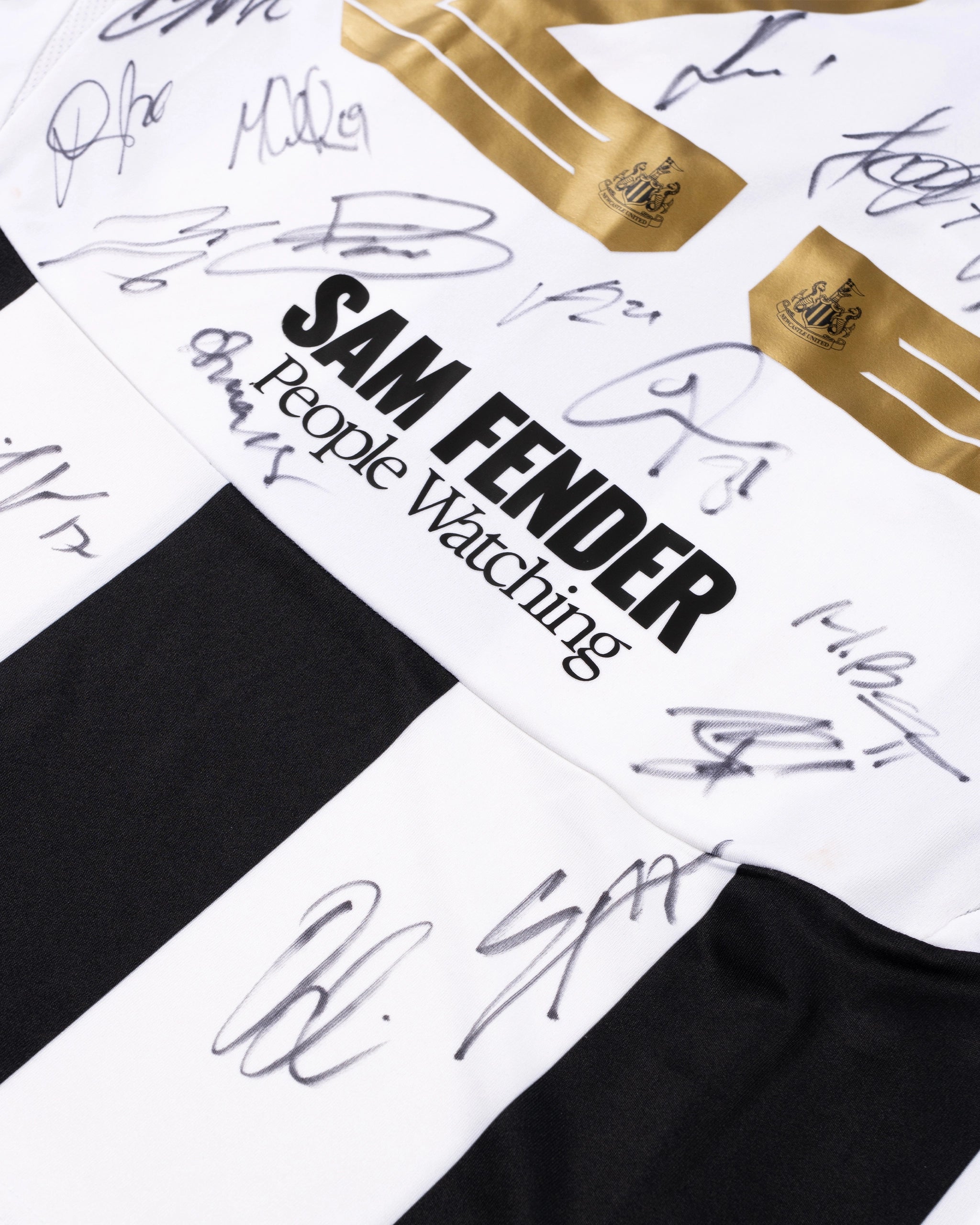 Newcastle United 24/25 Carabao Cup Winners - Squad Signed Shirt