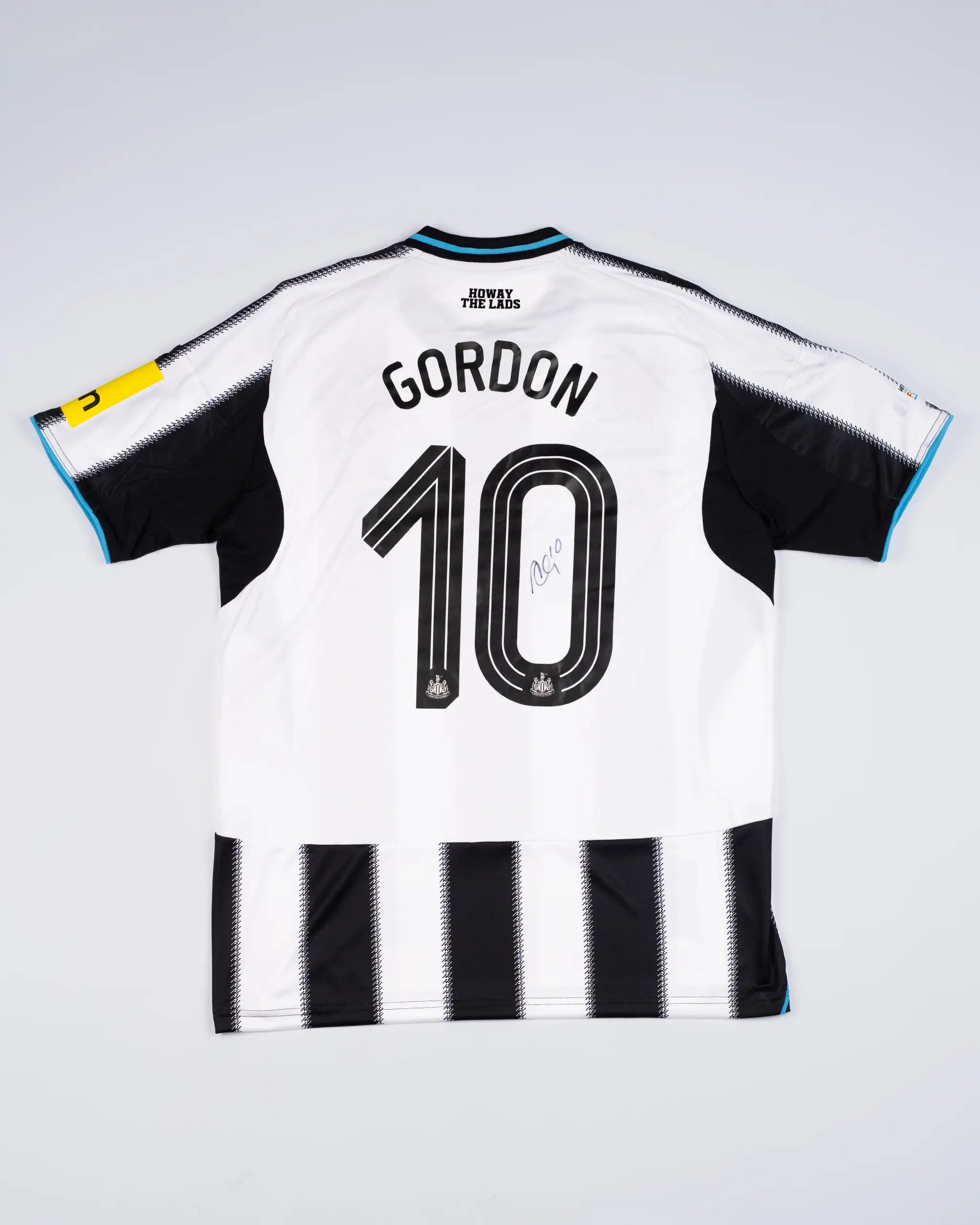 Newcastle United GORDON 25/26 Boxed Signed Home Shirt