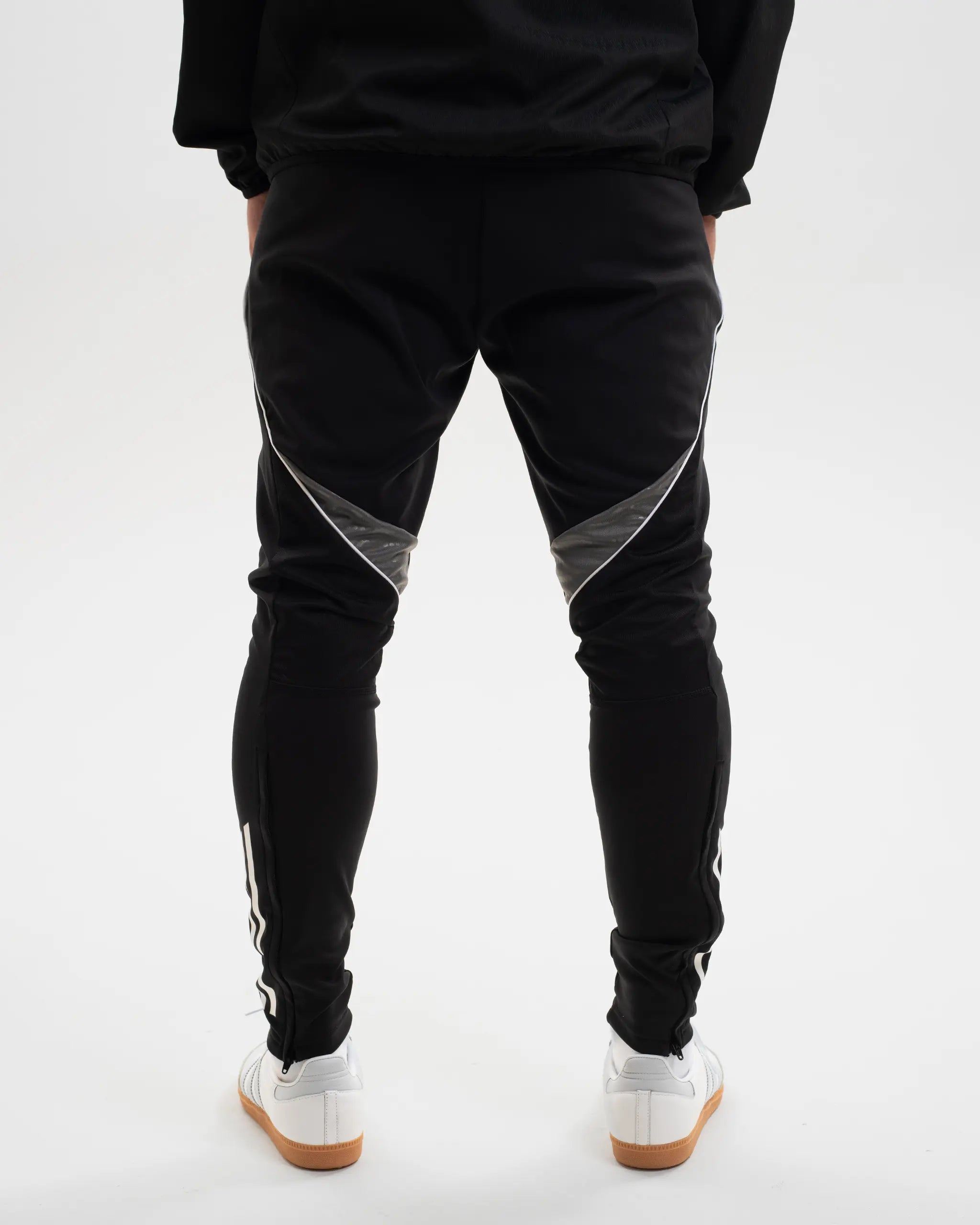 Newcastle United adidas 25/26 Coach's Black Edition Training Bottoms
