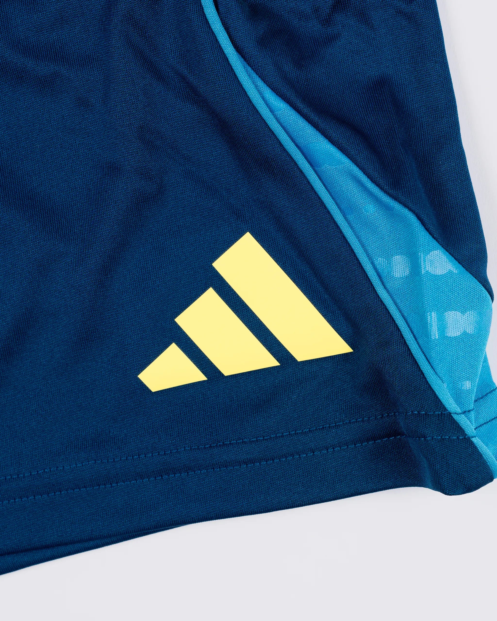 Newcastle United adidas 25/26 Coach's Range Kids' Training Shorts