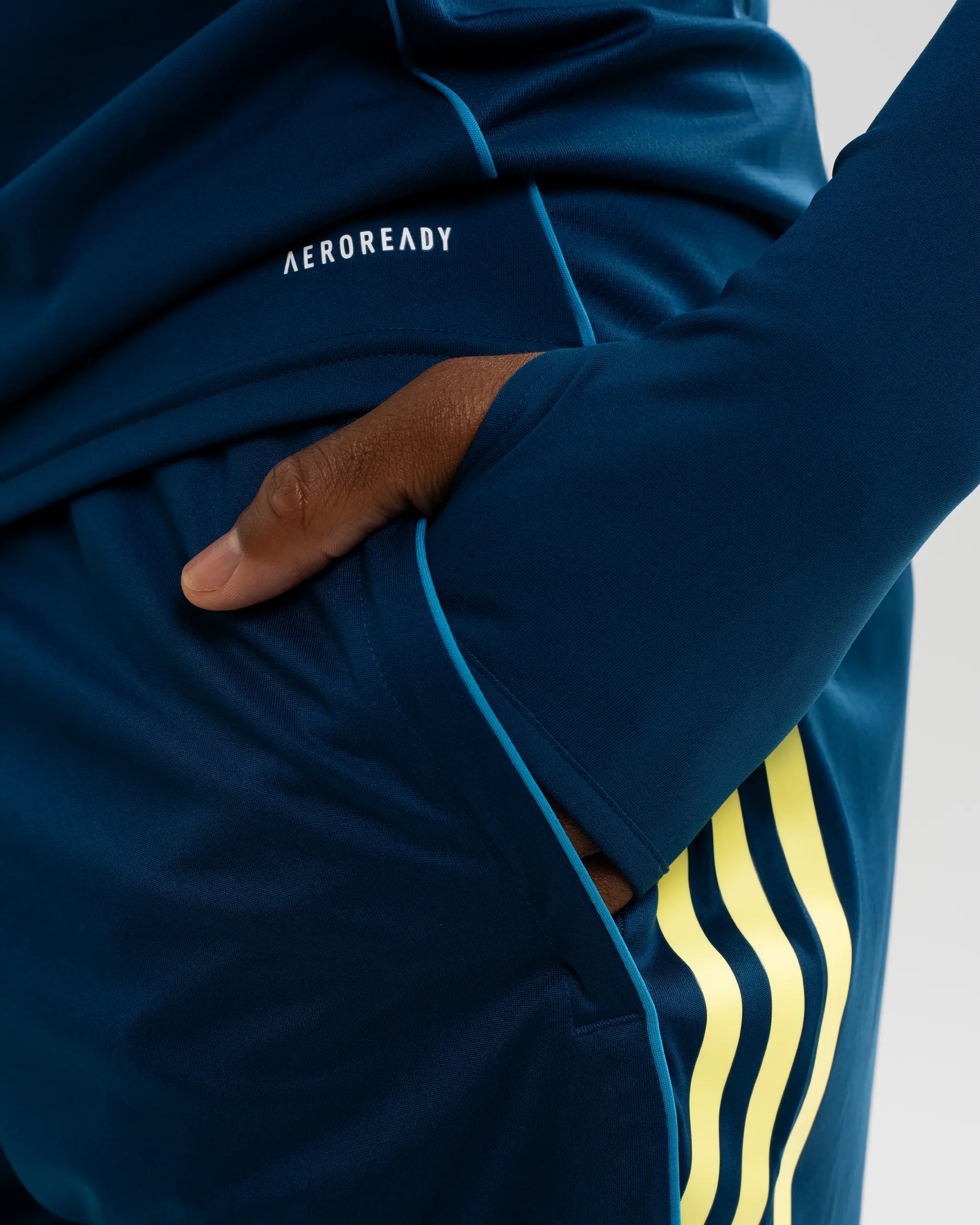 Newcastle United adidas 25/26 Coach's Range Training Shorts