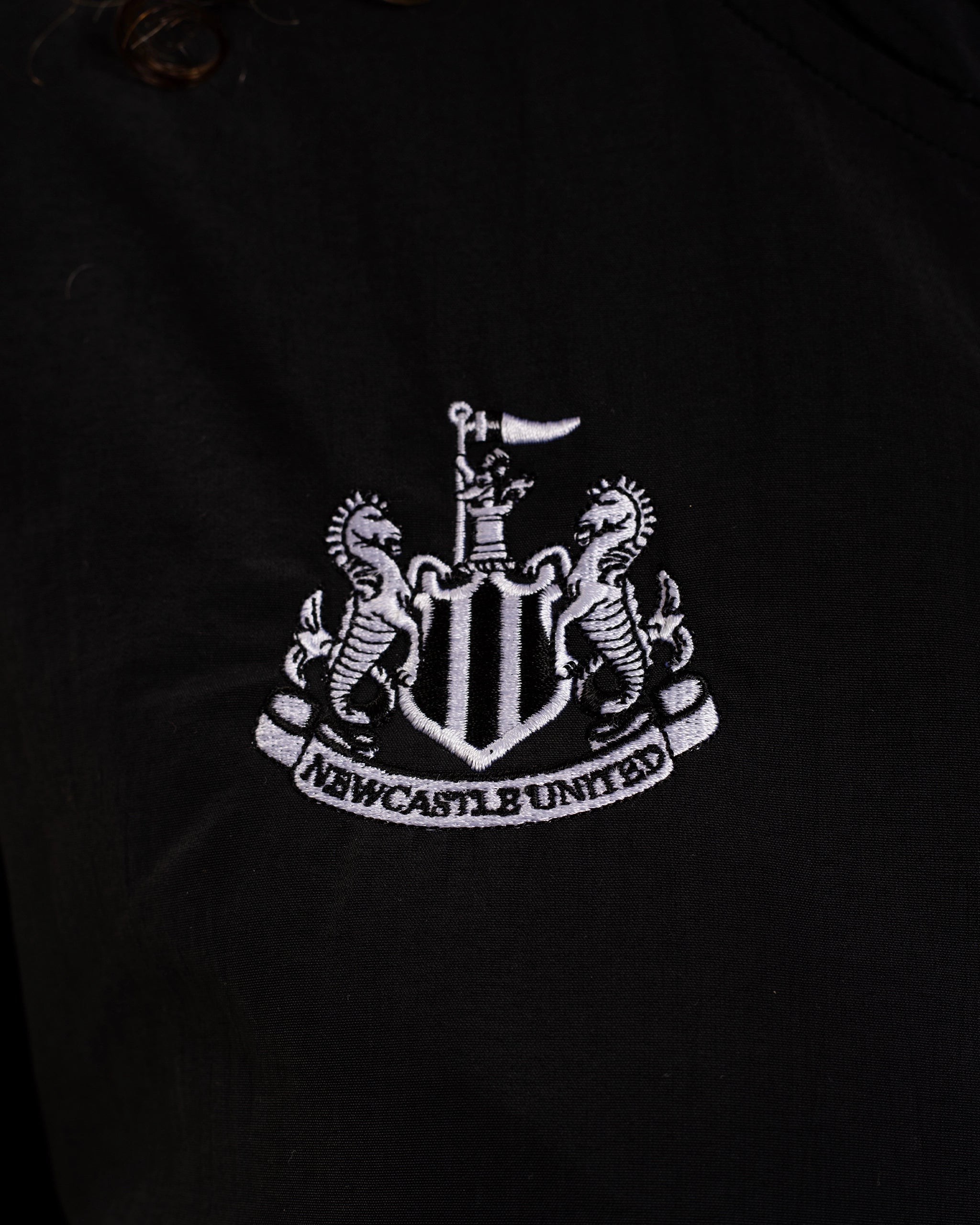 Newcastle United adidas Women's 3-Stripe Overhead 1/2 Zip Windbreaker Jacket