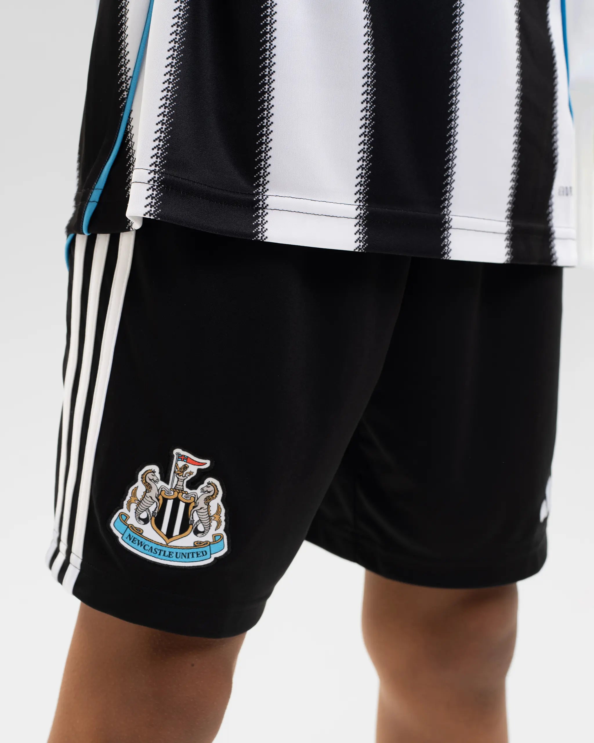 Newcastle United adidas Kids' 25/26 Home Shorts