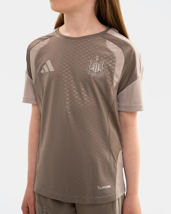 Newcastle United adidas Kids' 26/27 Coach's Range Beige Shirt