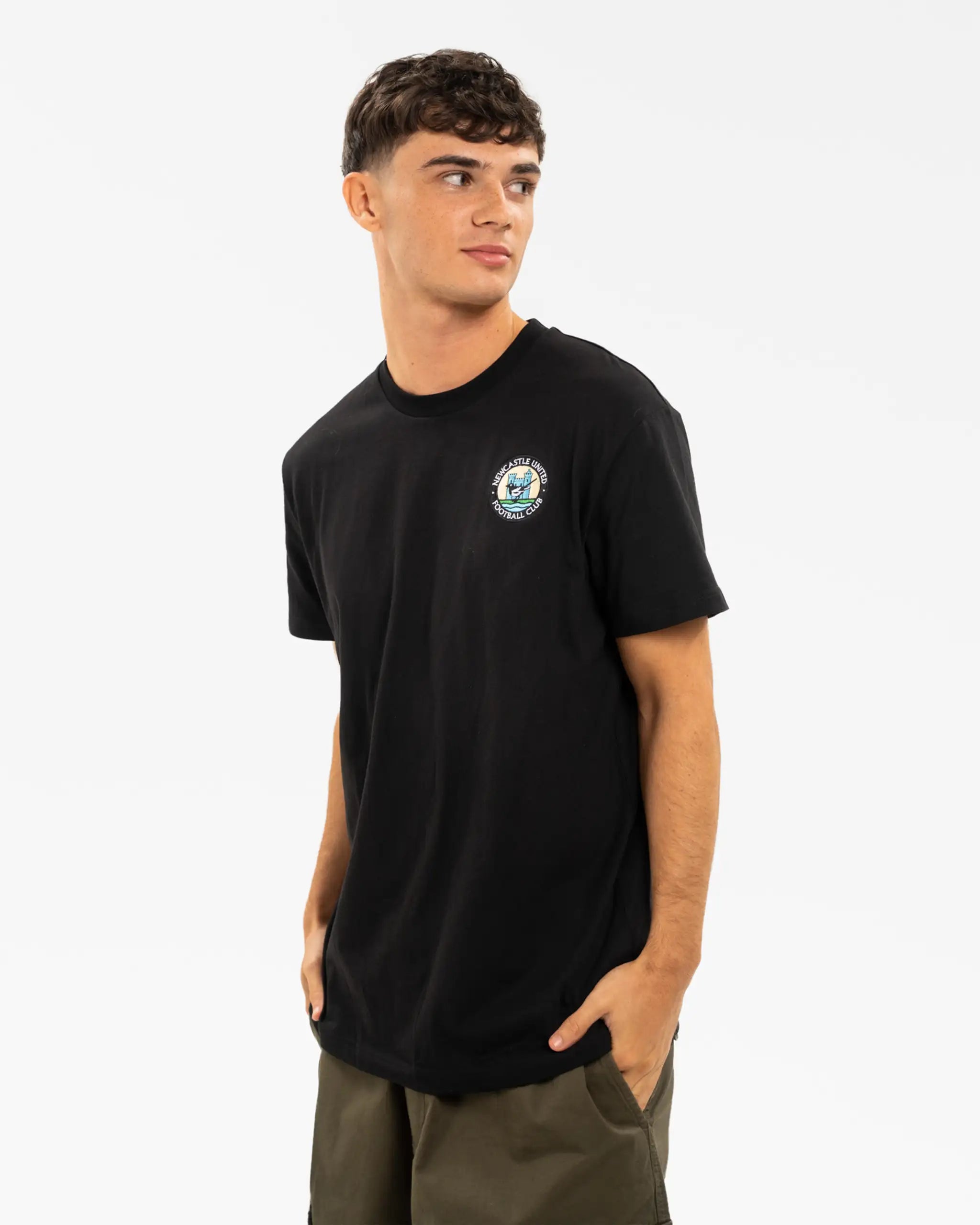 Newcastle United Men's Black 1976 Retro Crest T-Shirt
