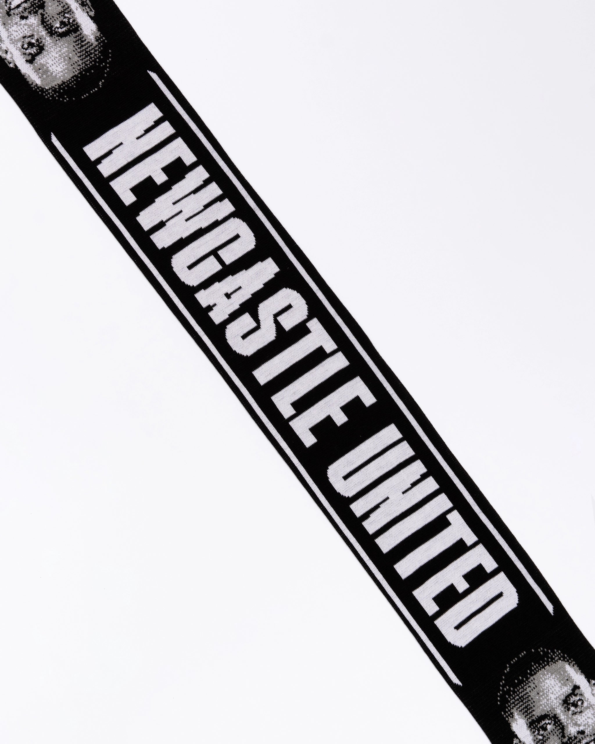 Newcastle United Alexander ISAK Player Scarf