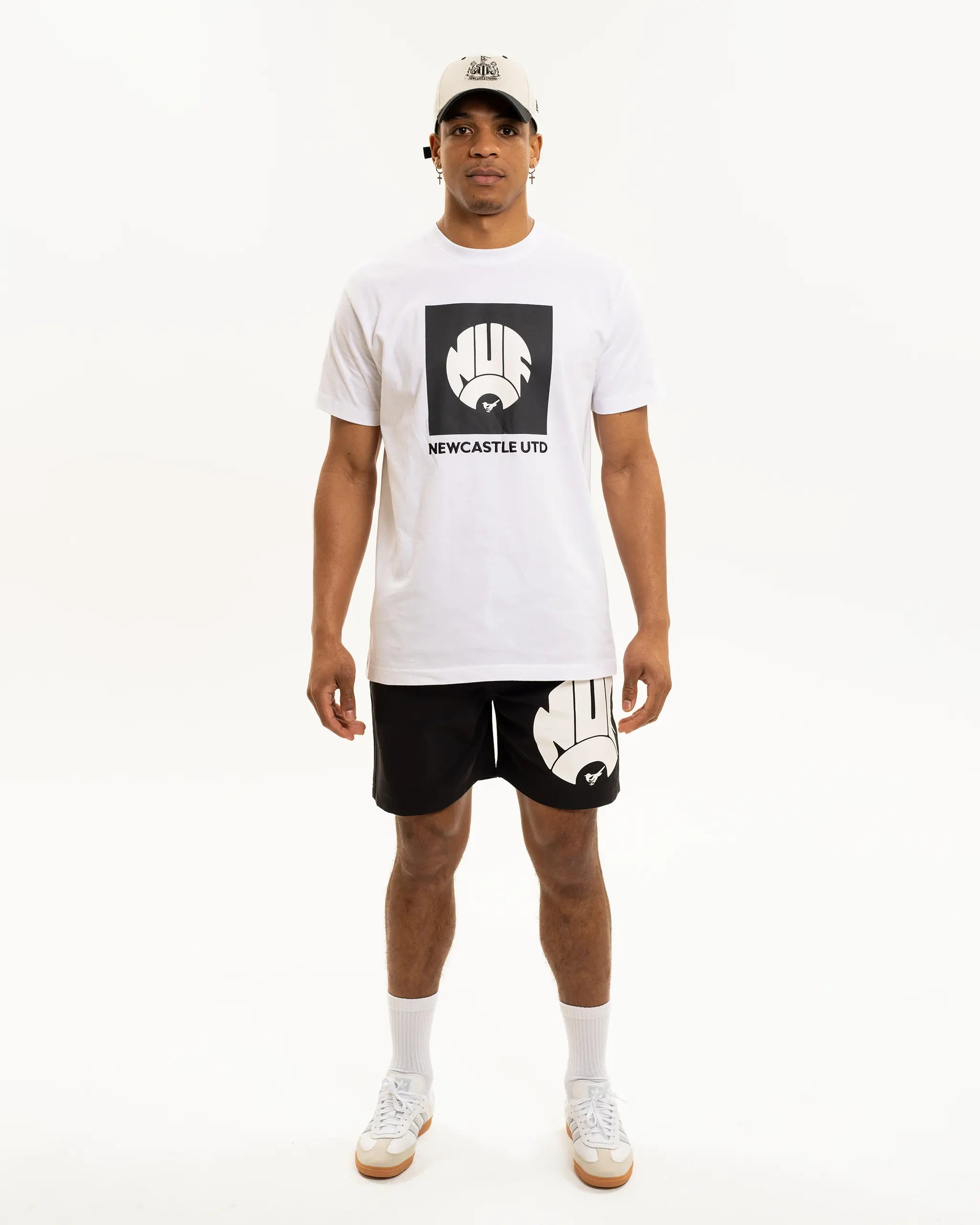 Newcastle United Men's Black Retro Crest T-Shirt