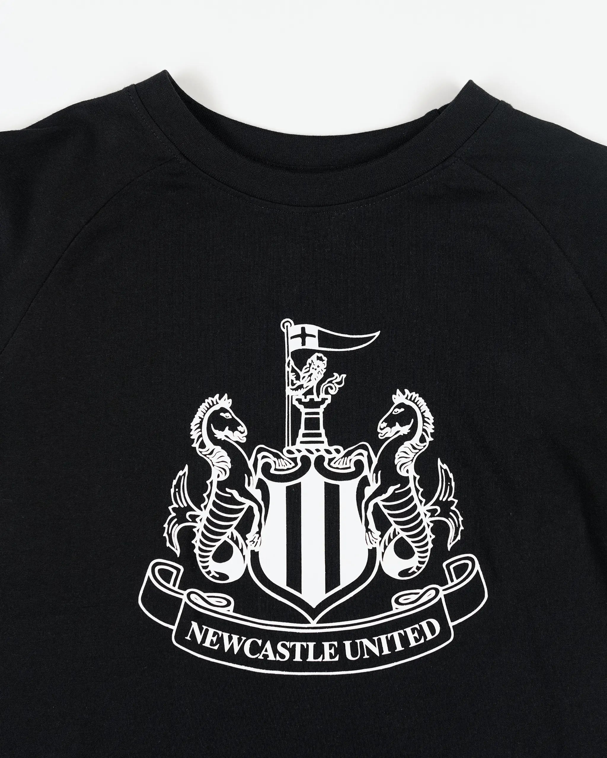 Newcastle United Kids' Black Raglan Crest T-Shirt