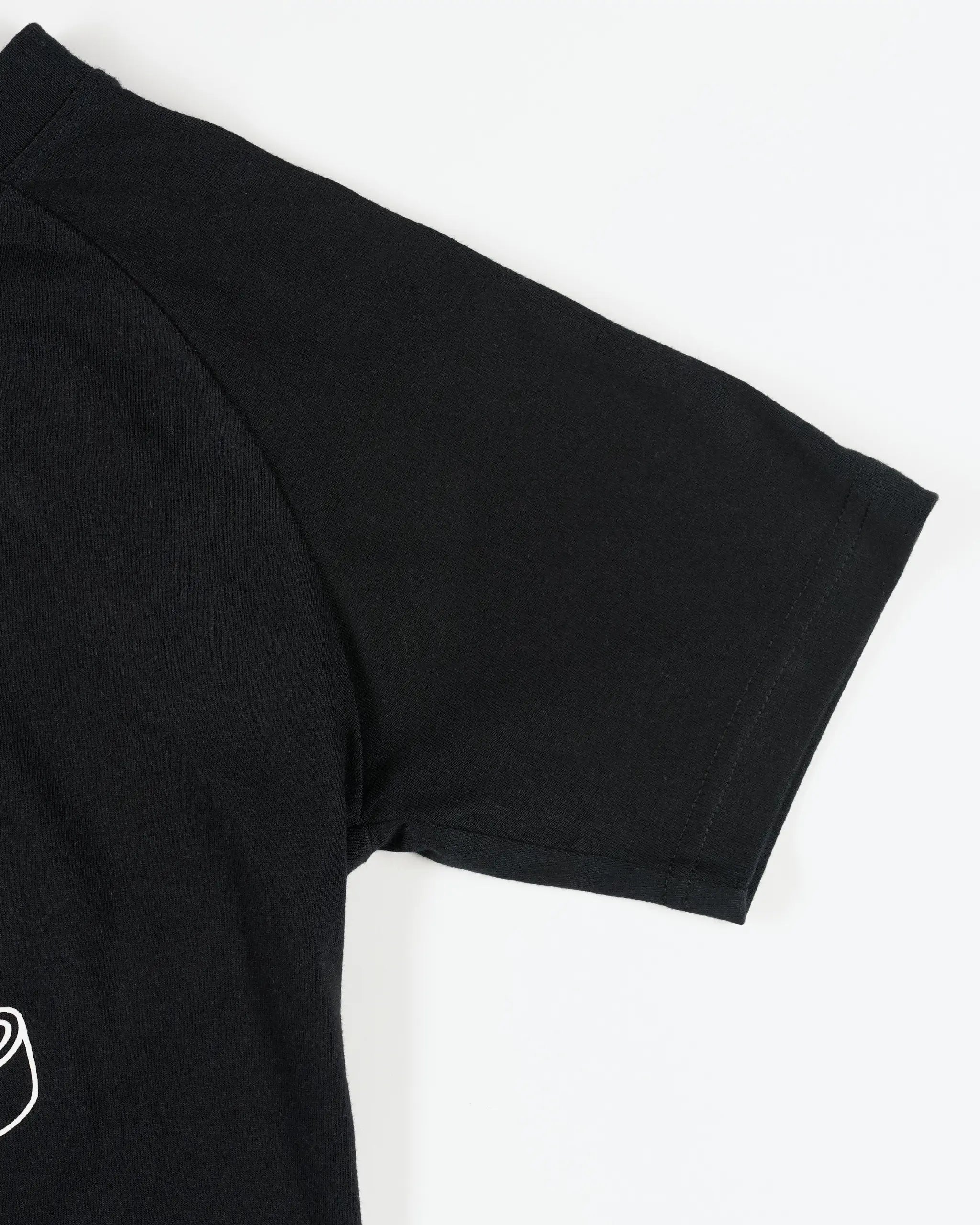 Newcastle United Kids' Black Raglan Crest T-Shirt