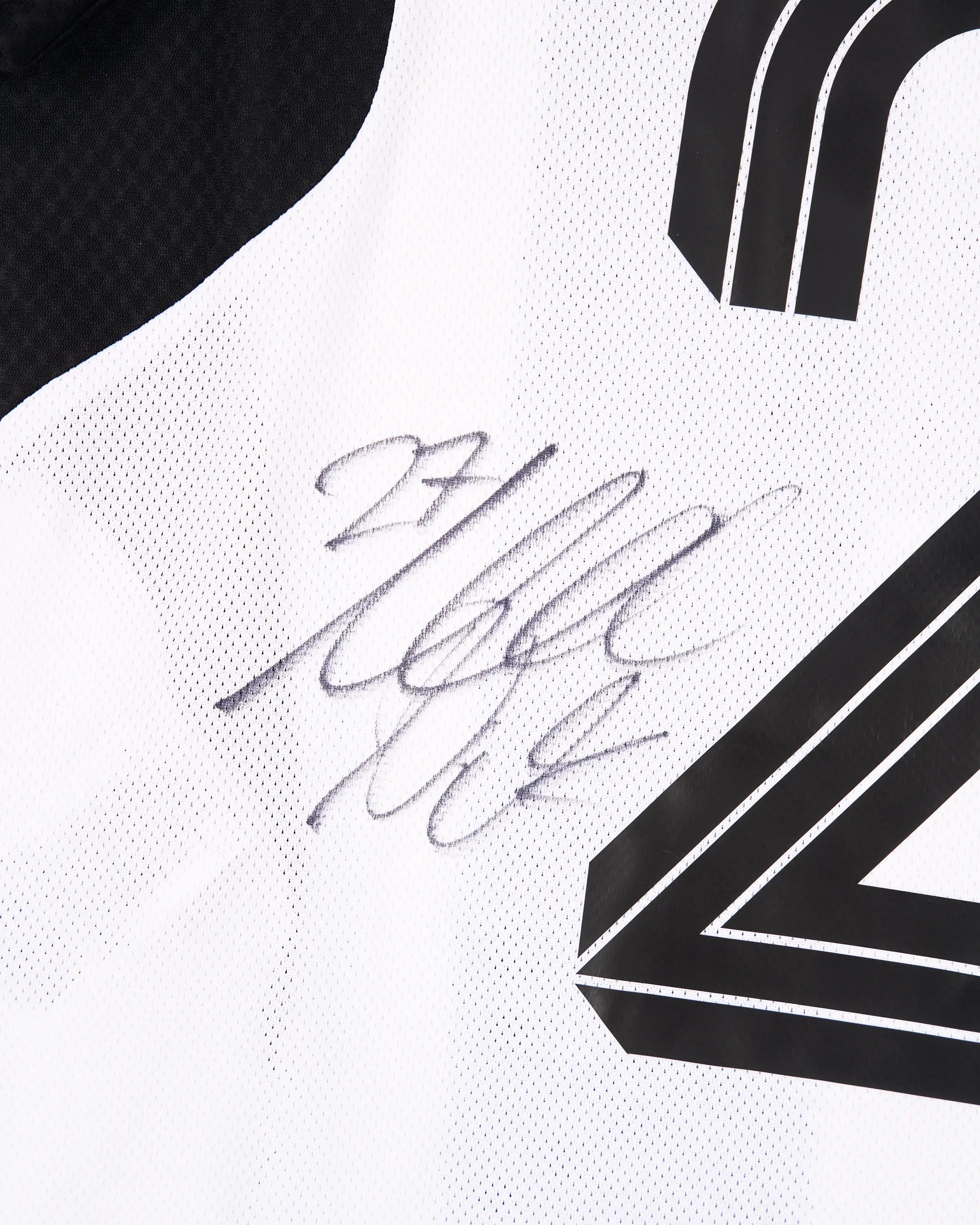 Newcastle United WOLTEMADE 25/26 Boxed Signed Home Shirt