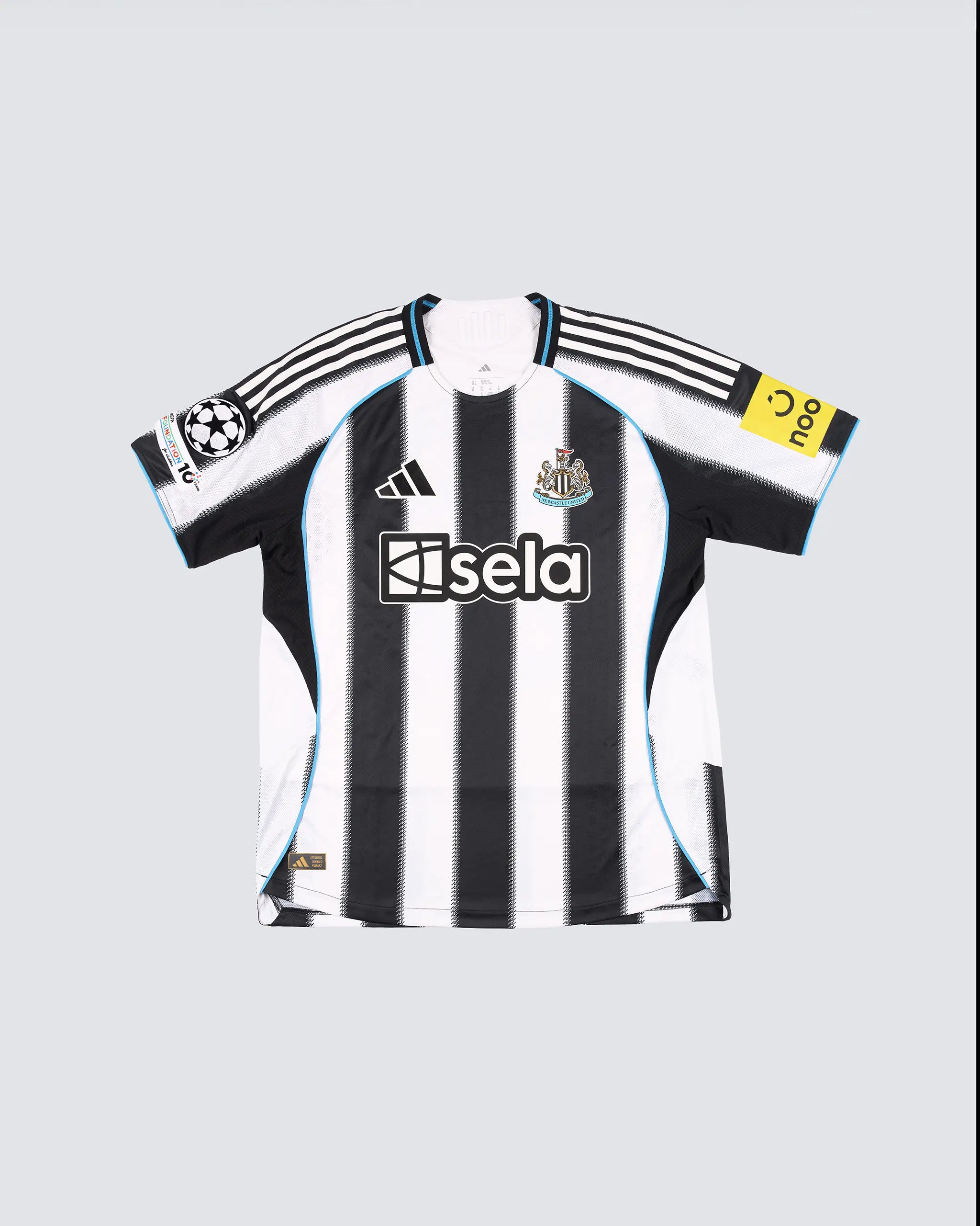 Newcastle United WOLTEMADE 25/26 Boxed Signed Home Shirt