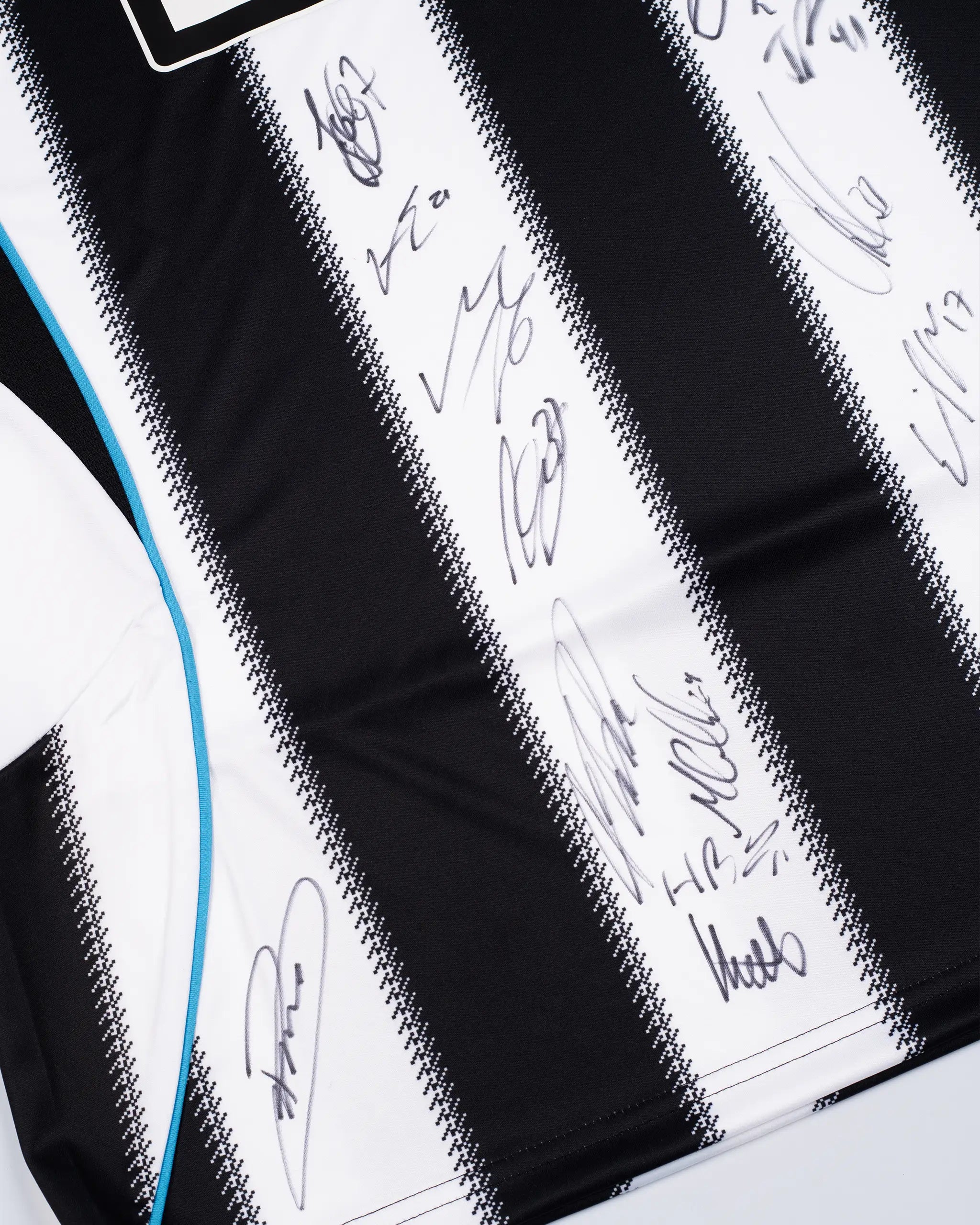 Newcastle United 25/26 Boxed Signed Home Shirt - Full Squad