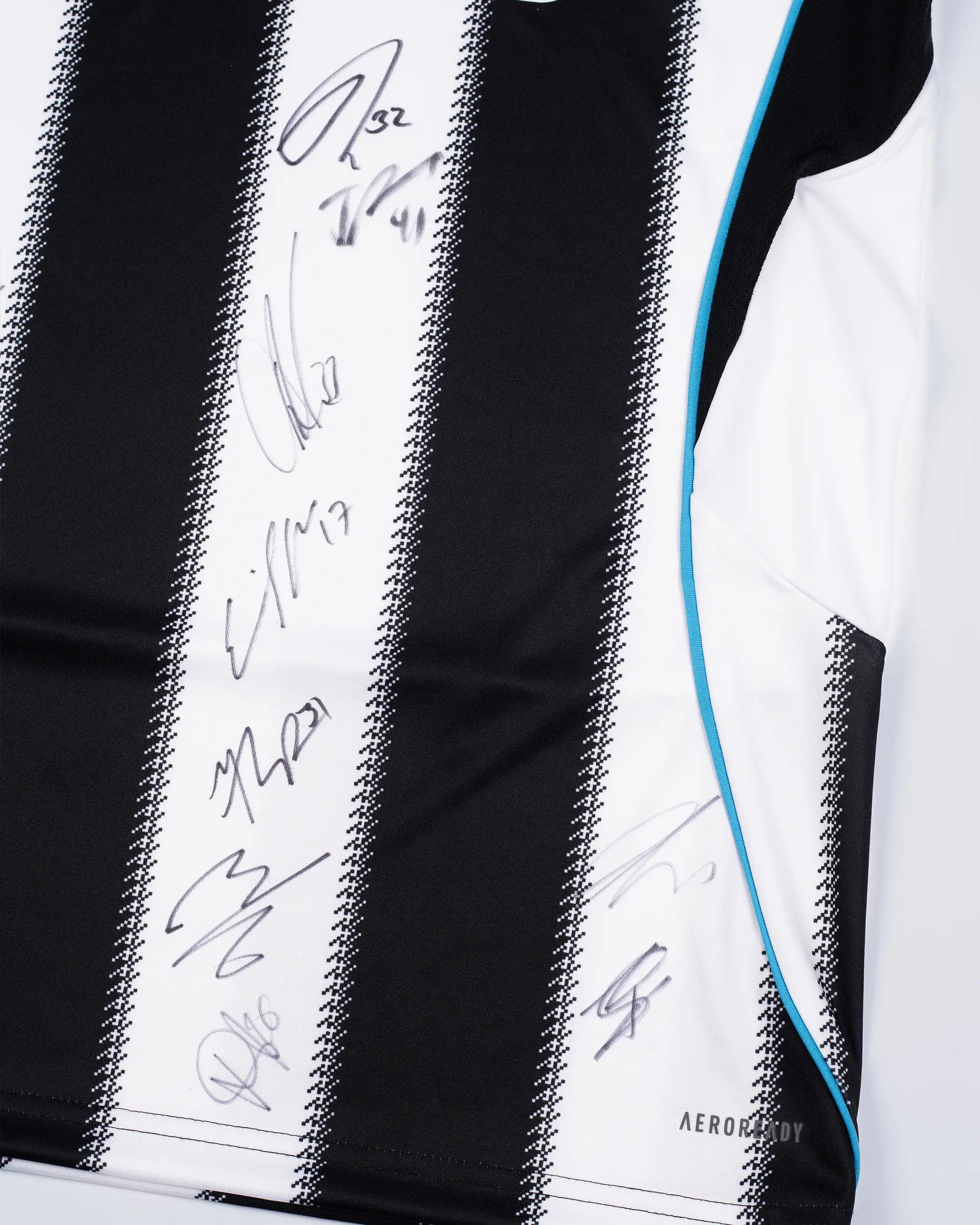 Newcastle United 25/26 Boxed Signed Home Shirt - Full Squad
