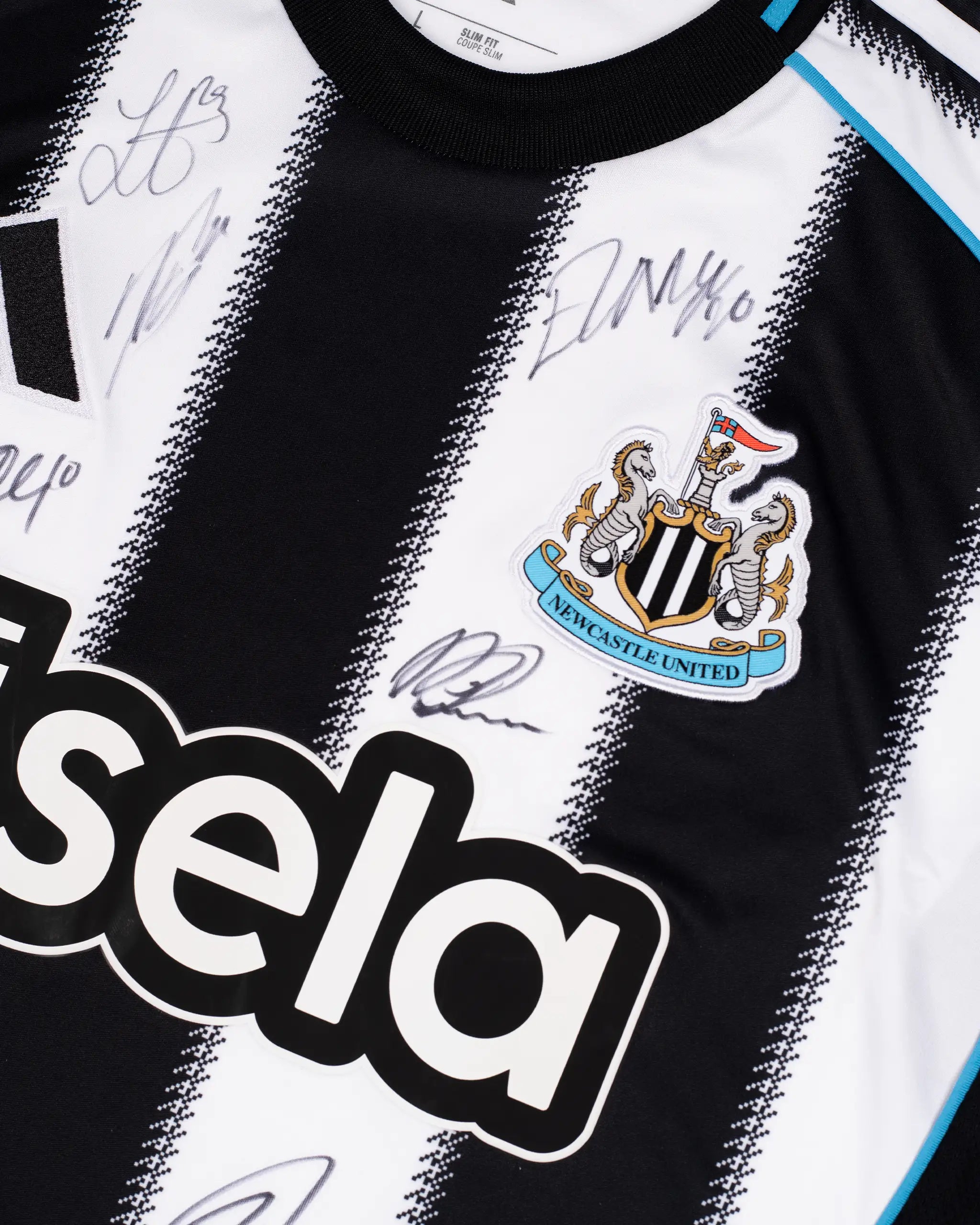 Newcastle United 25/26 Boxed Signed Home Shirt - Full Squad