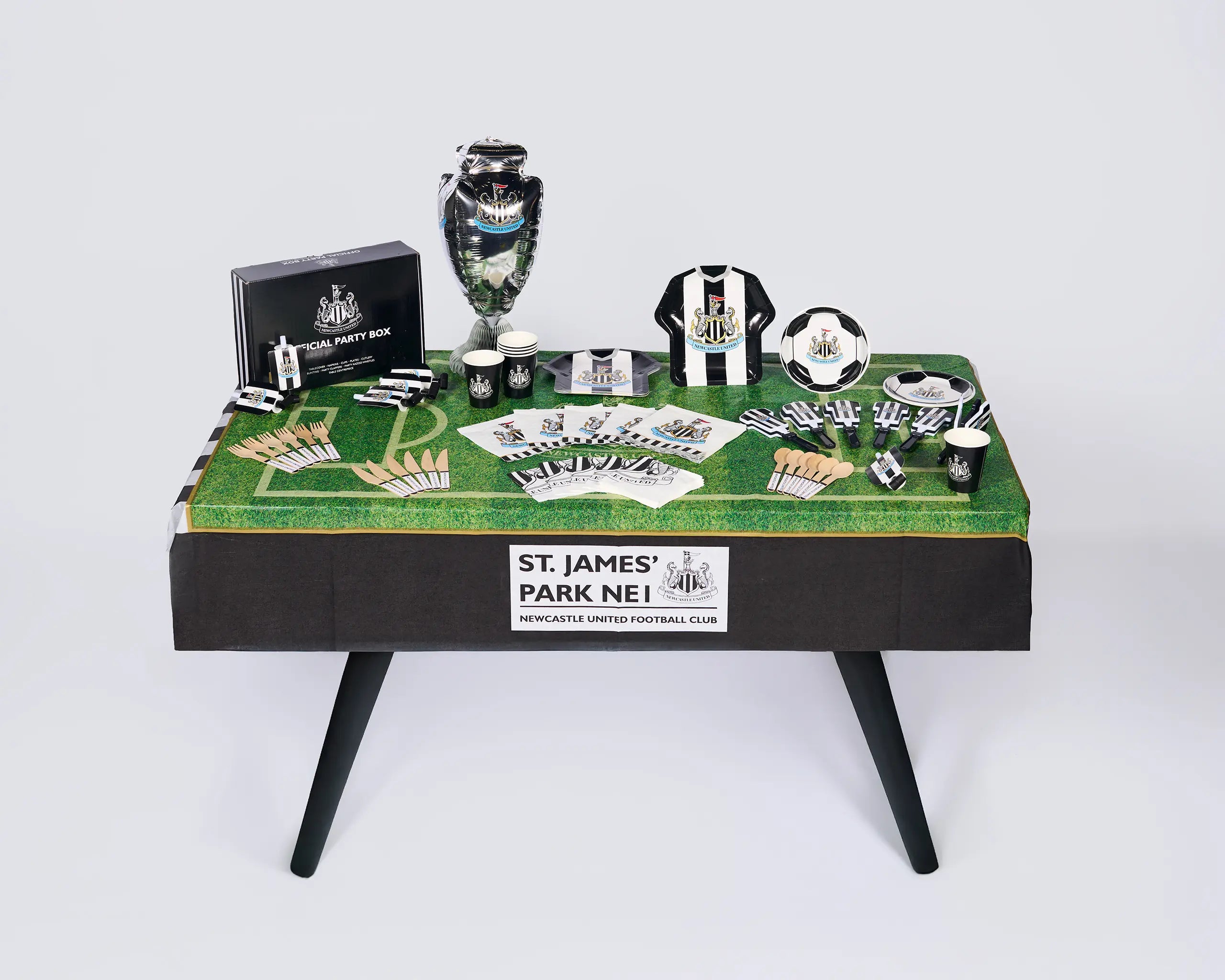 Newcastle United Kids' 75pc Party Box