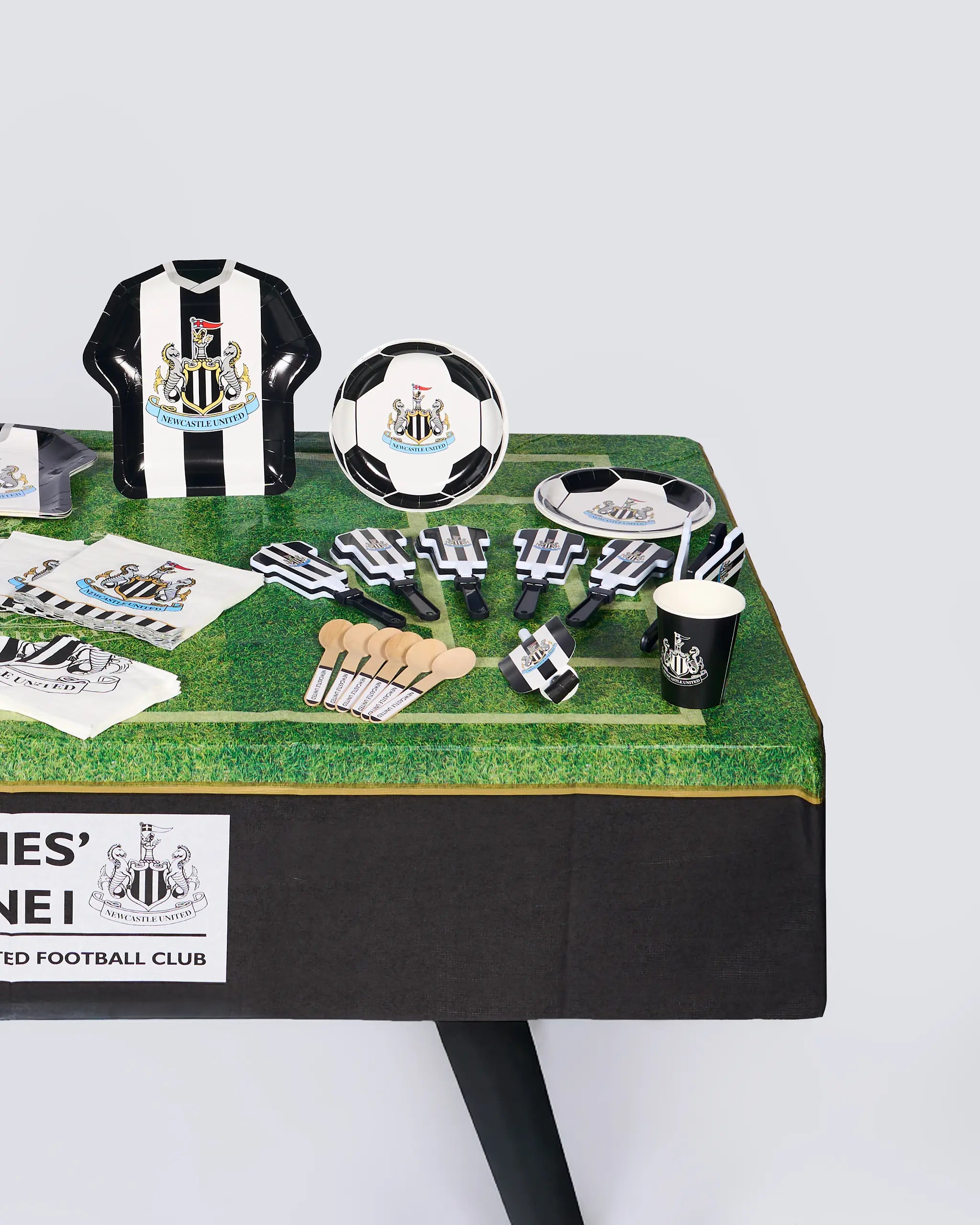 Newcastle United Kids' 75pc Party Box