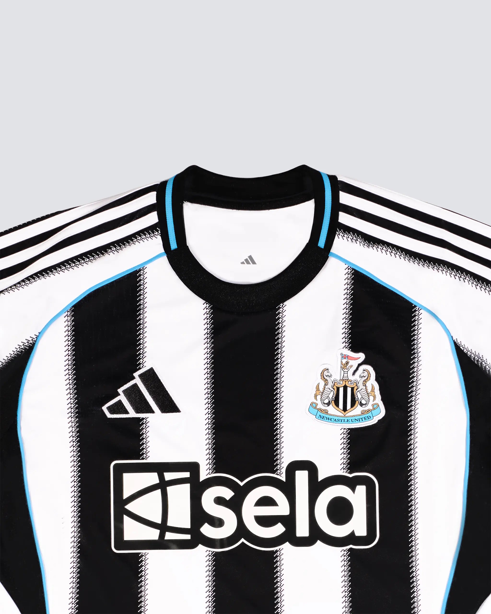 Newcastle United WOLTEMADE 25/26 Boxed Home Signed Shirt