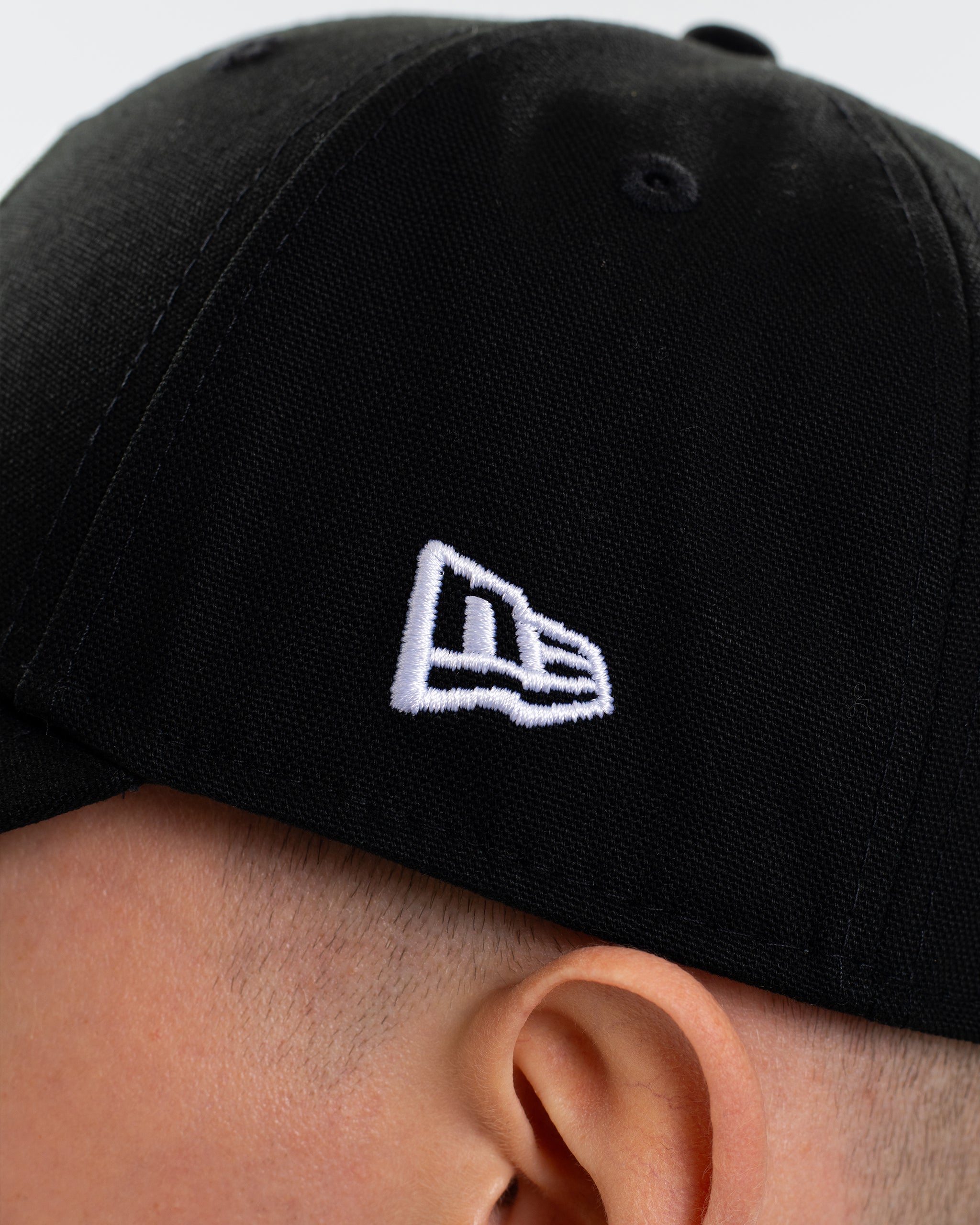 Newcastle United New Era Magpie Retro Crest Black 9FORTY Cap