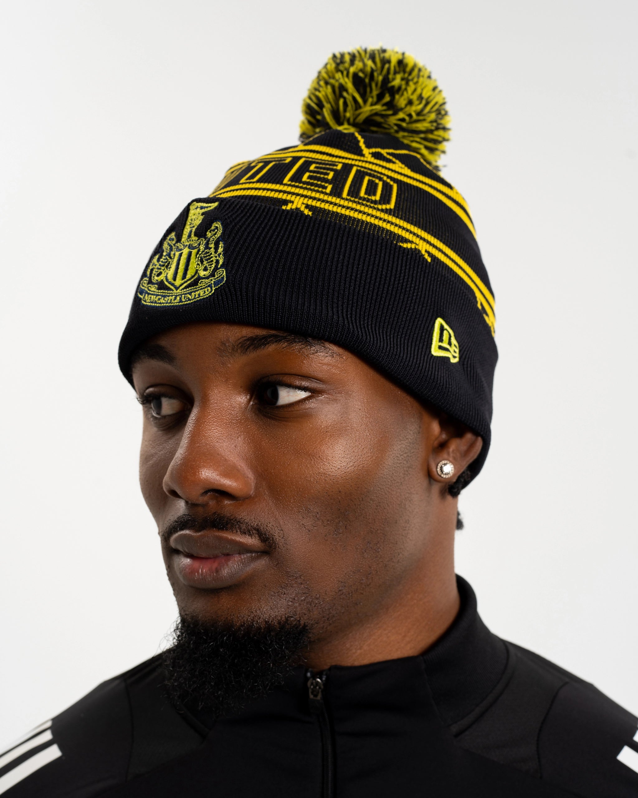 Newcastle United New Era Black & Yellow 1892 Knit Beanie Hat