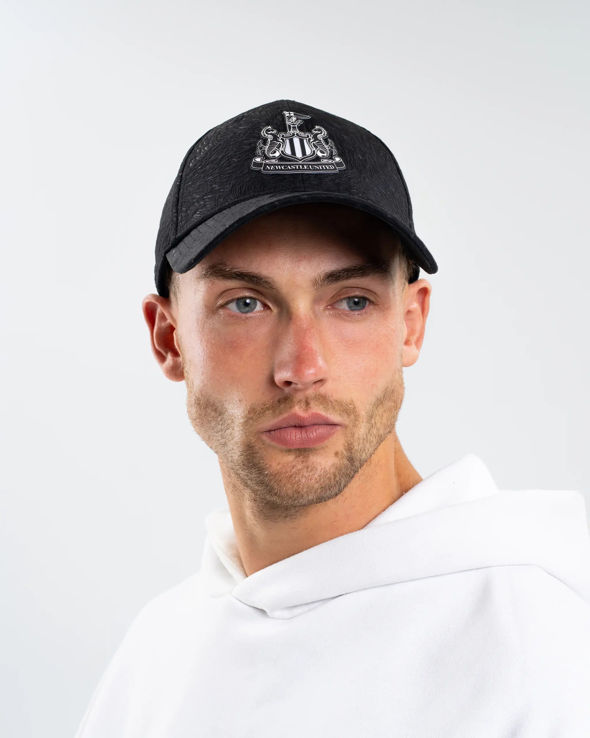 Newcastle United New Era Black Feather 9FORTY Adjustable Cap