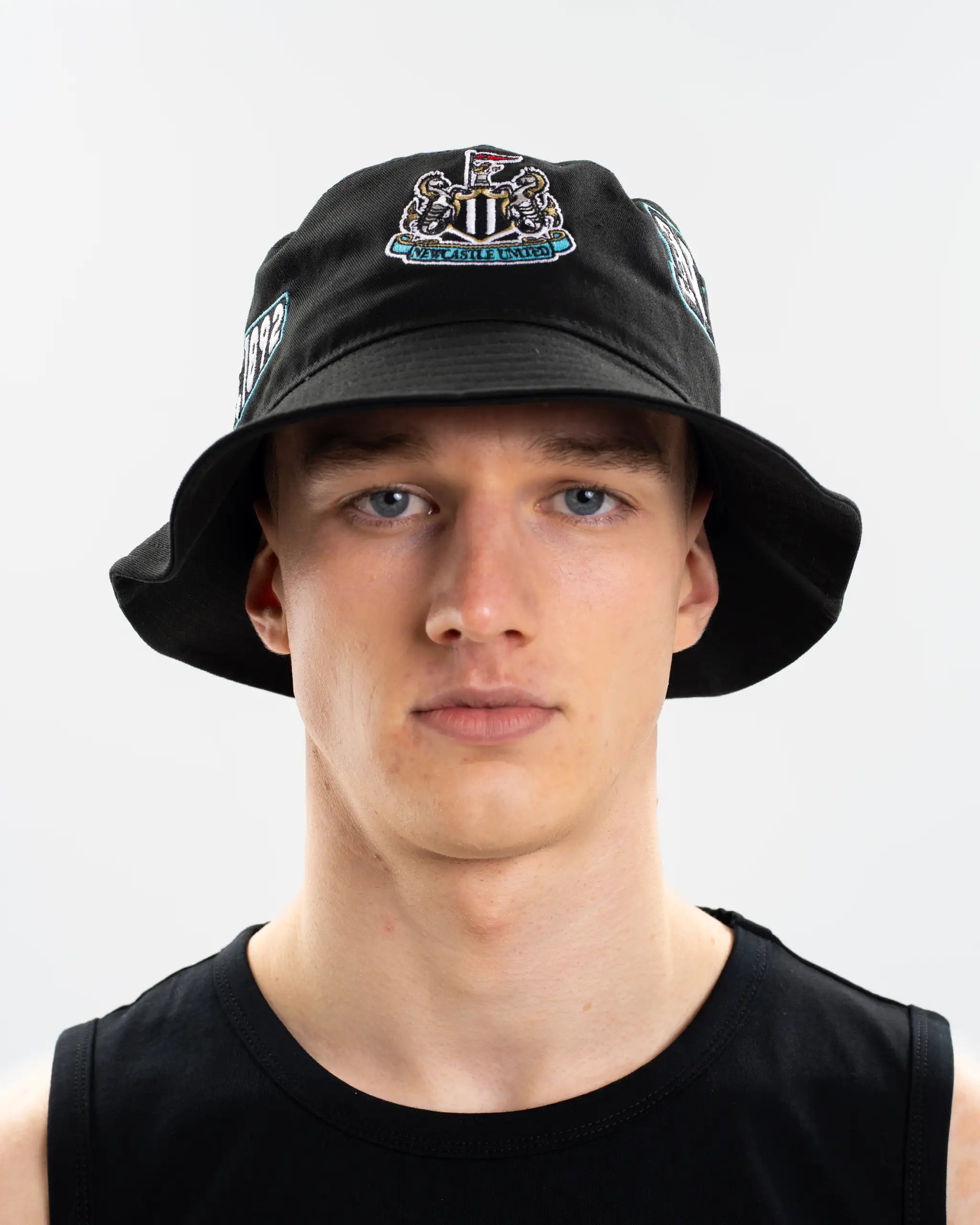 Newcastle United New Era Patch Logo Black Bucket Hat