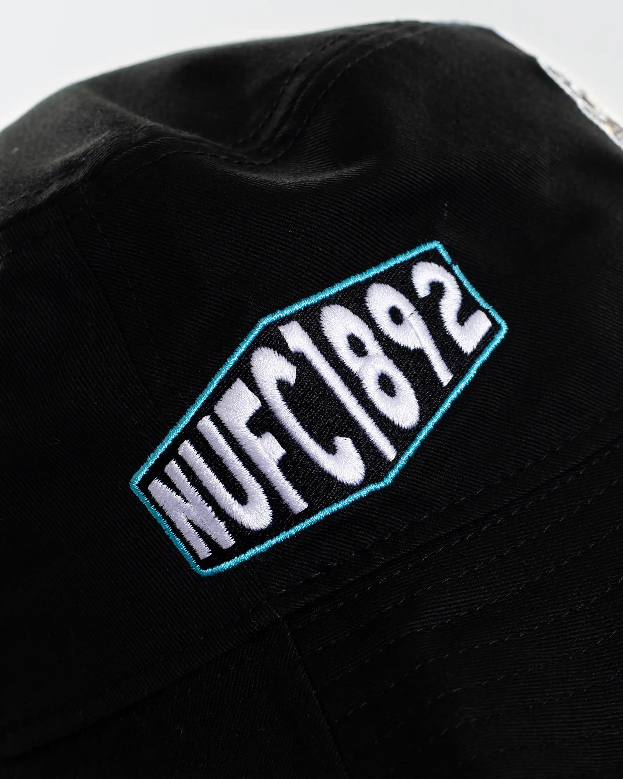 Newcastle United New Era Patch Logo Black Bucket Hat