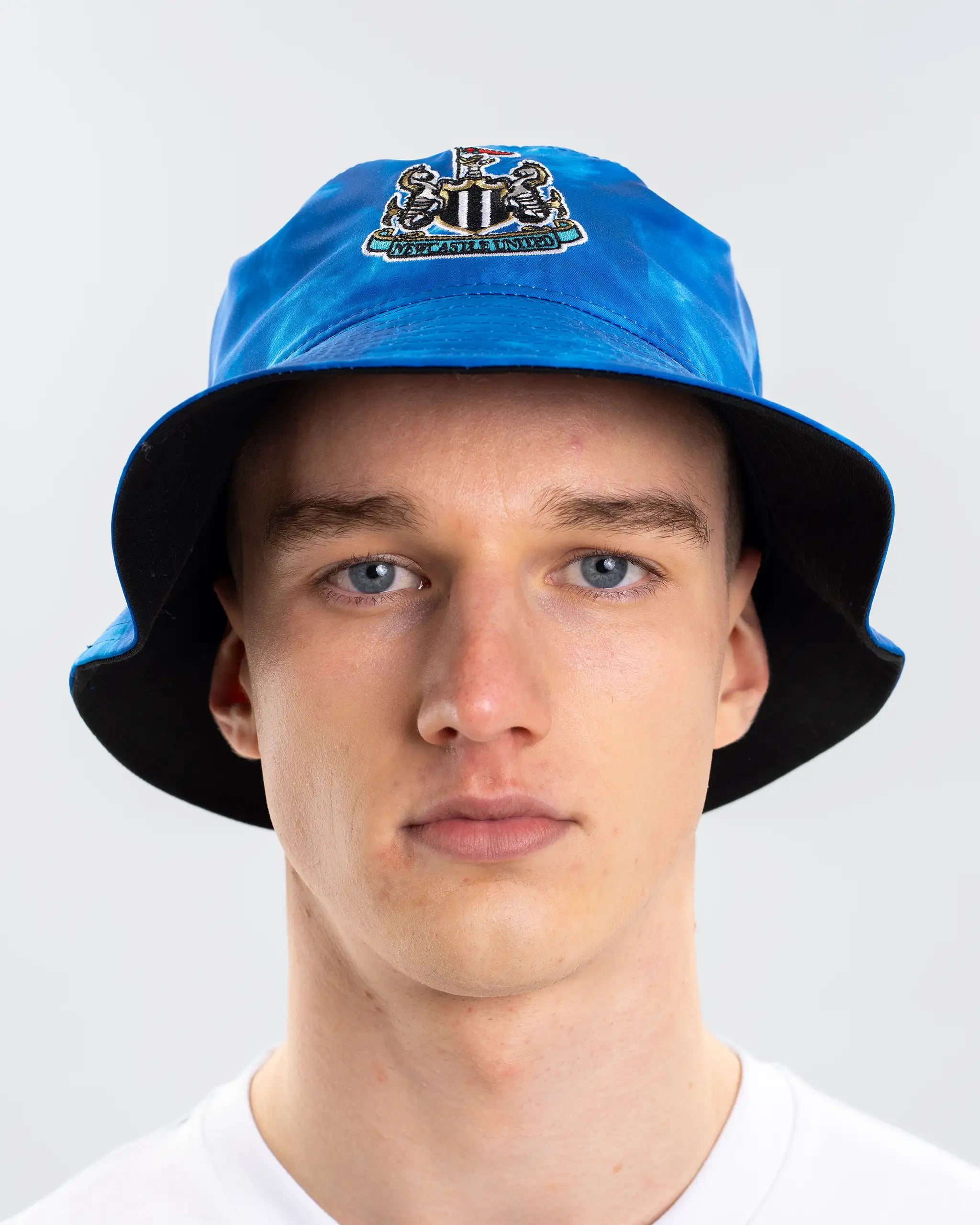 Newcastle United New Era 1993-97 Away Shirt Blue Bucket Hat