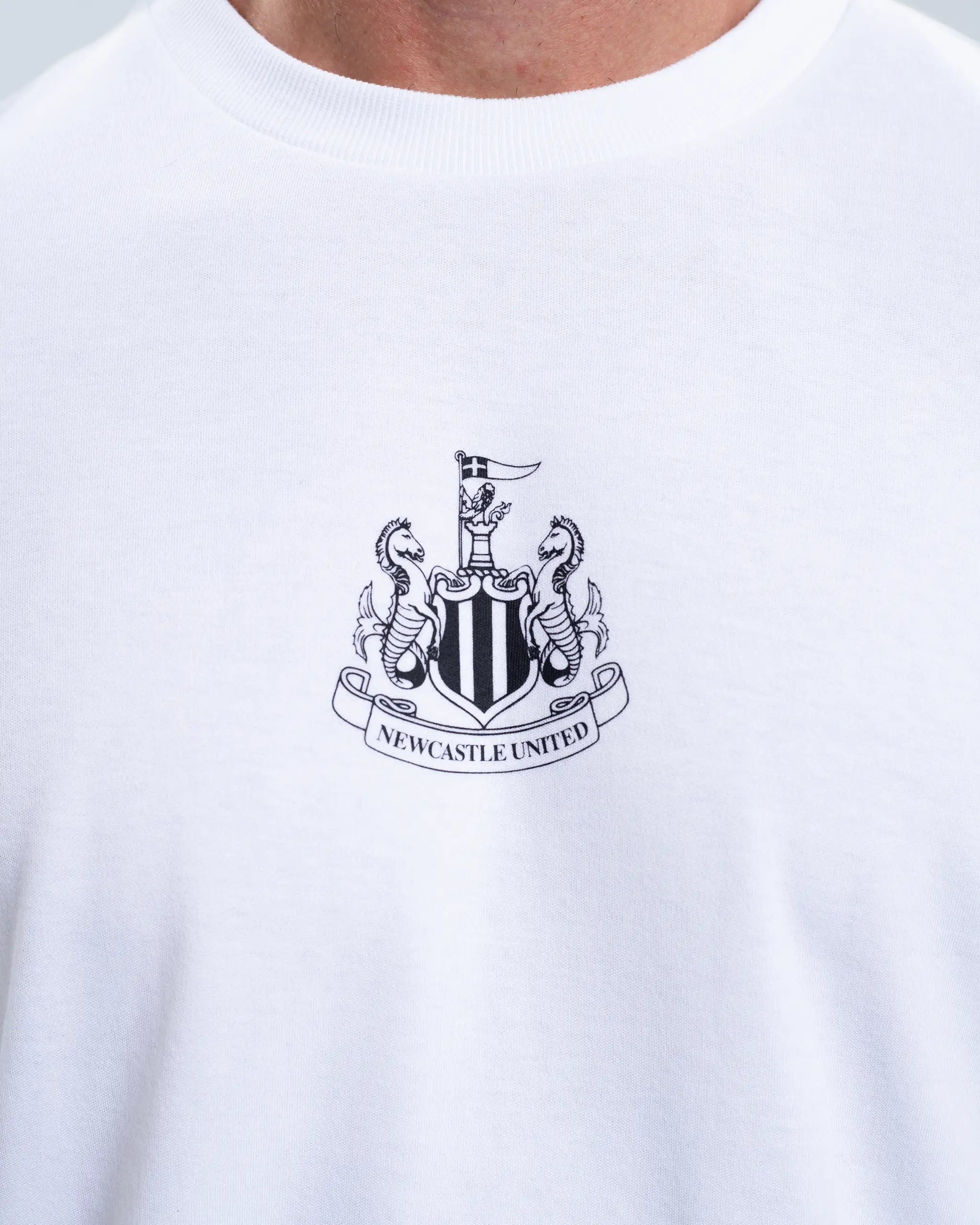Newcastle United Adults Black and White Crest Pyjama Set