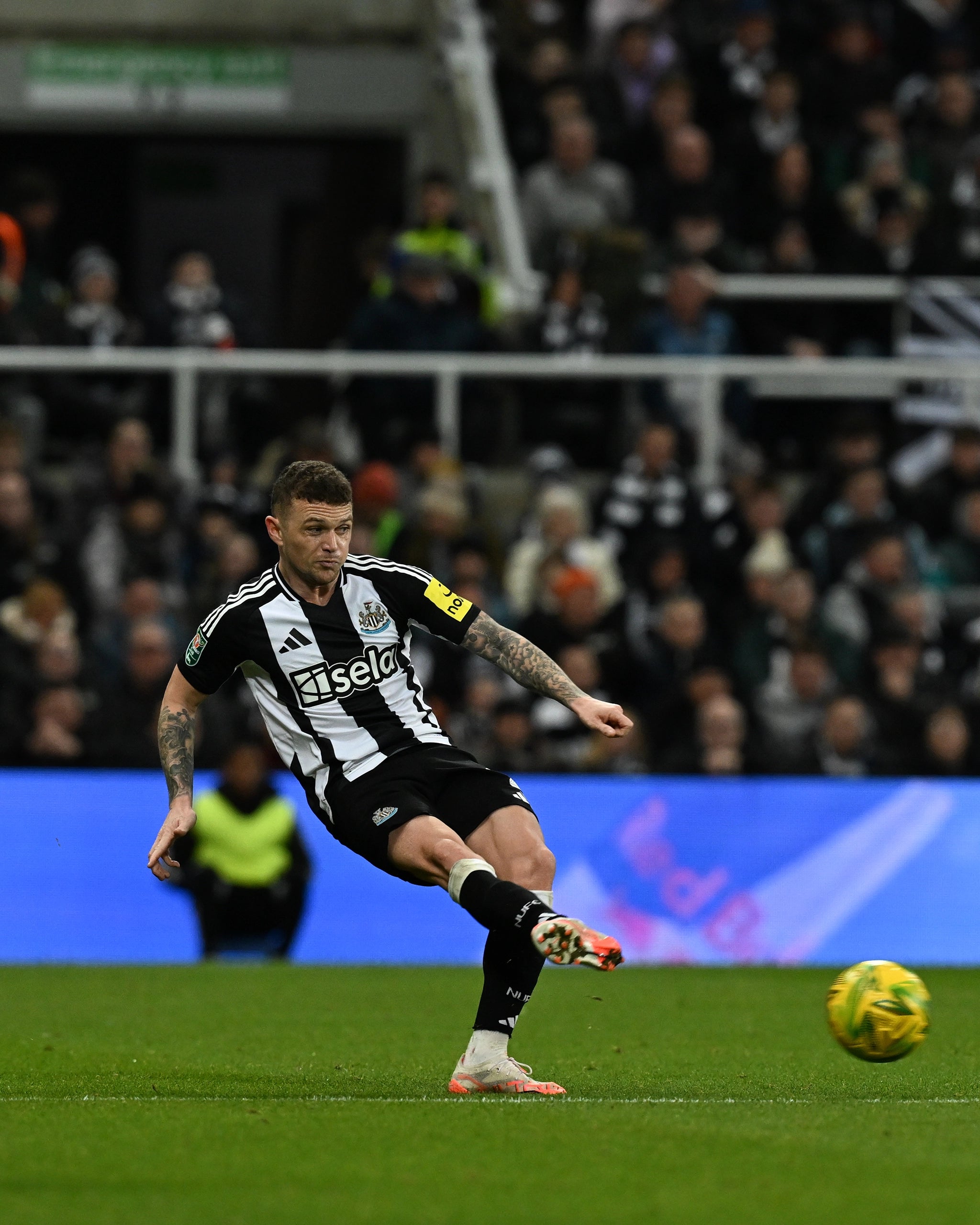 Newcastle United TRIPPIER 24/25 Match Worn Signed Shirt - Arsenal Carabao Cup Semi-Final (H)