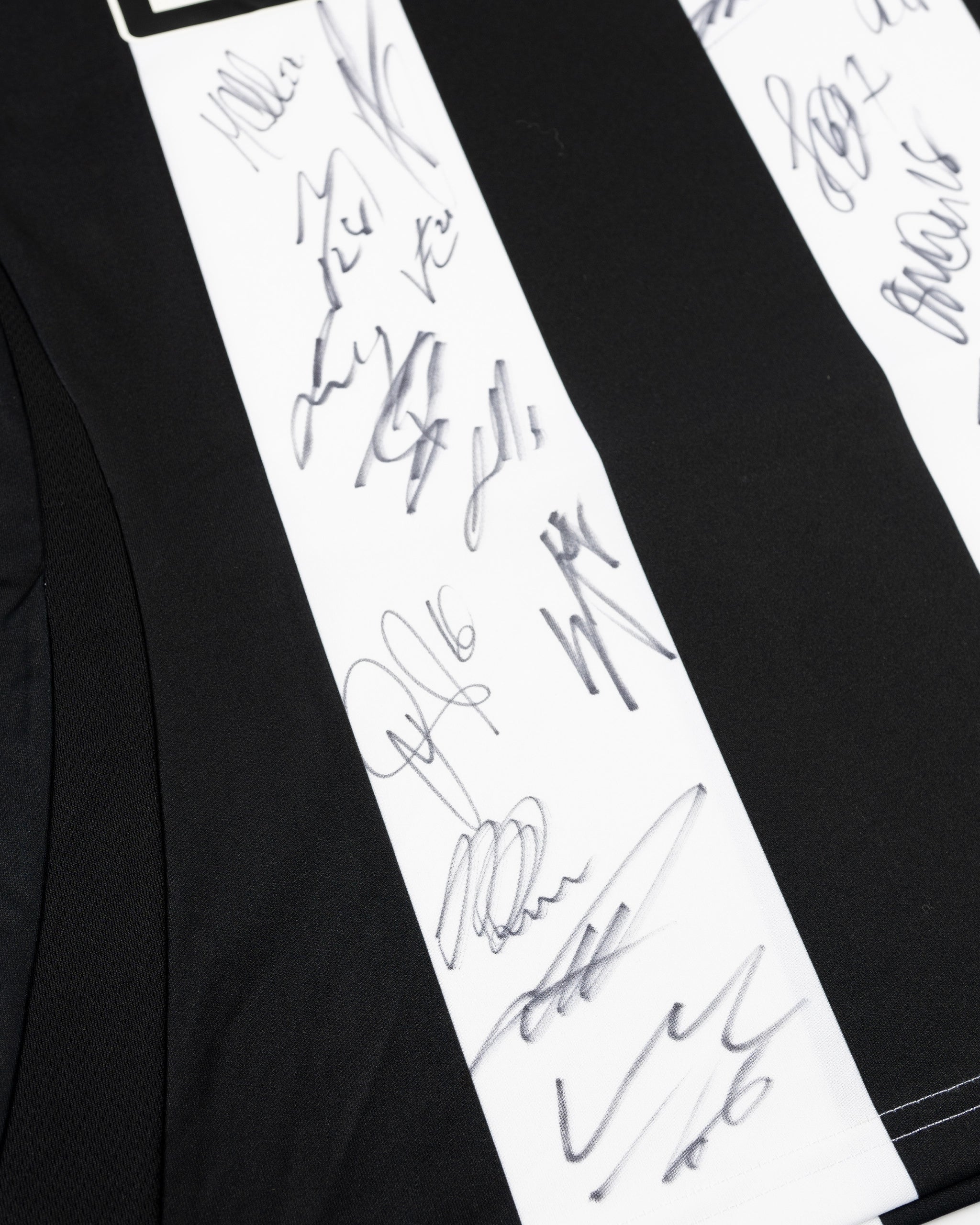 Newcastle United 24/25 Boxed Home Signed Shirt - Full Squad