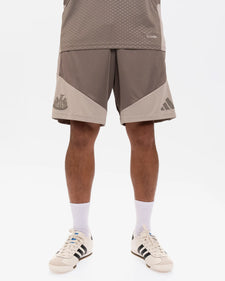 Newcastle United adidas 26/27 Coach's Range Beige Shorts