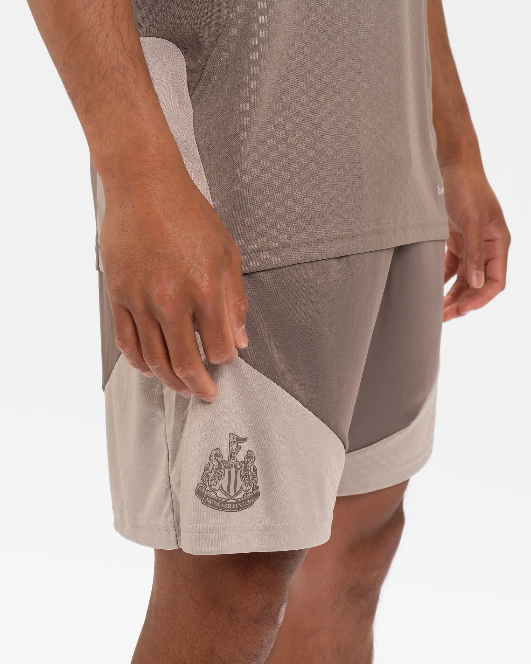 Newcastle United adidas 26/27 Coach's Range Beige Shorts