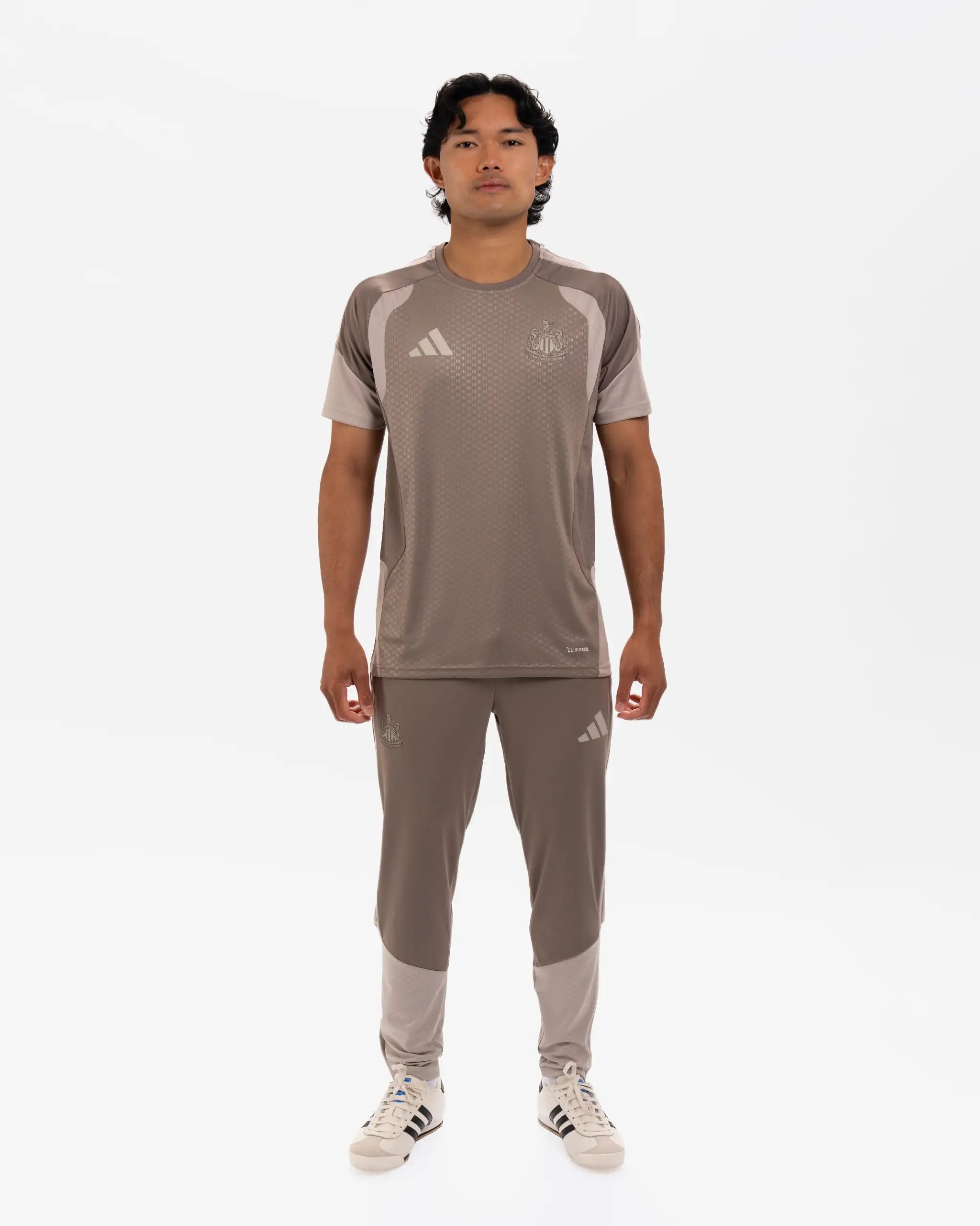 Newcastle United adidas 26/27 Coach's Range Beige Trackpants