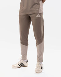 Newcastle United adidas 26/27 Coach's Range Beige Trackpants