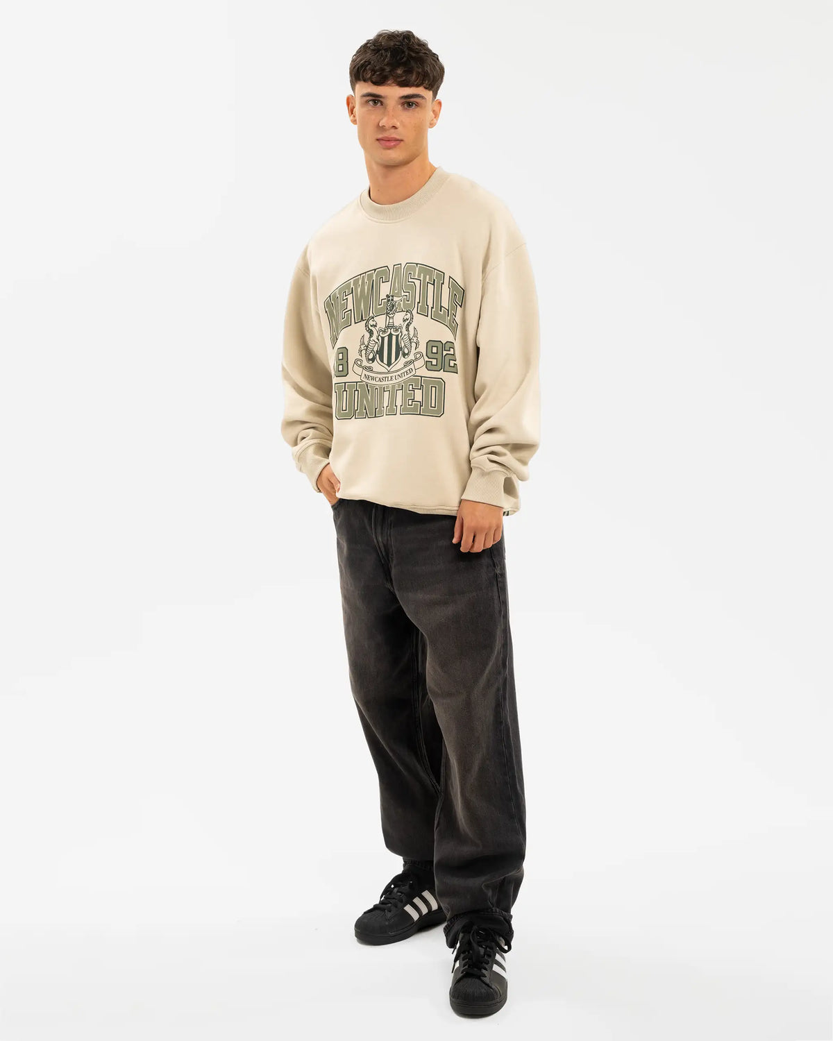 Newcastle United Men's Sand Graphic Crest Sweater