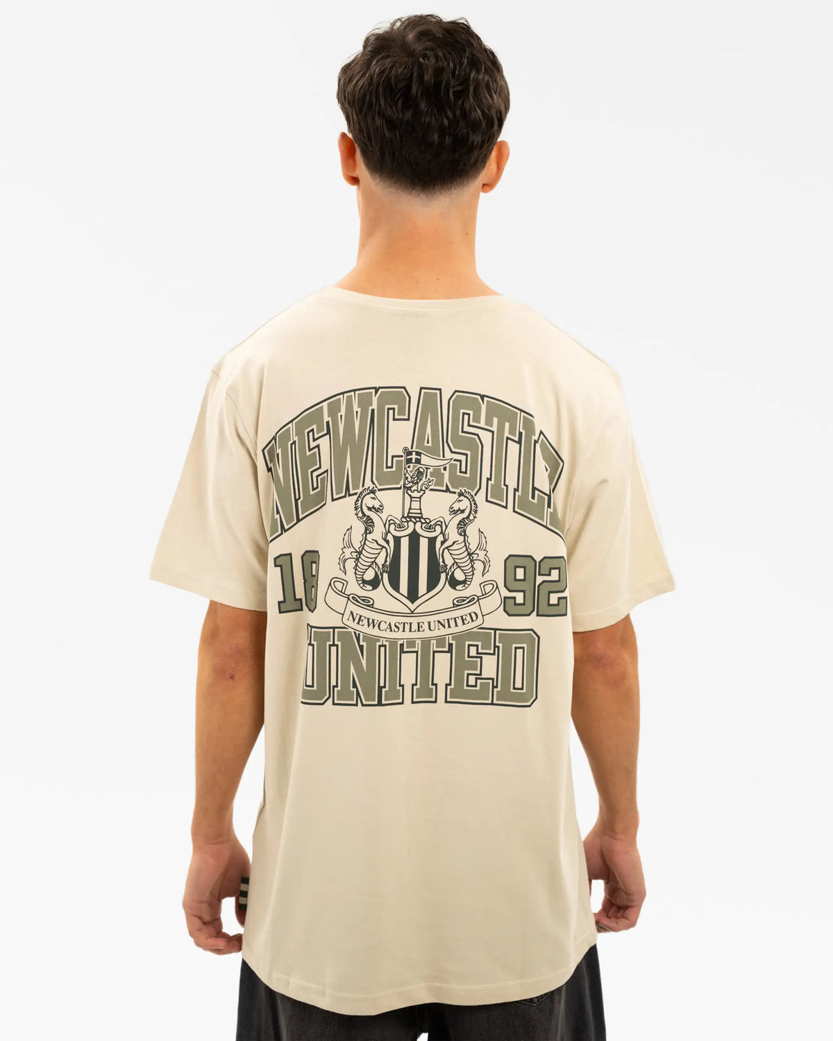Newcastle United Men's Sand Graphic Crest T-Shirt