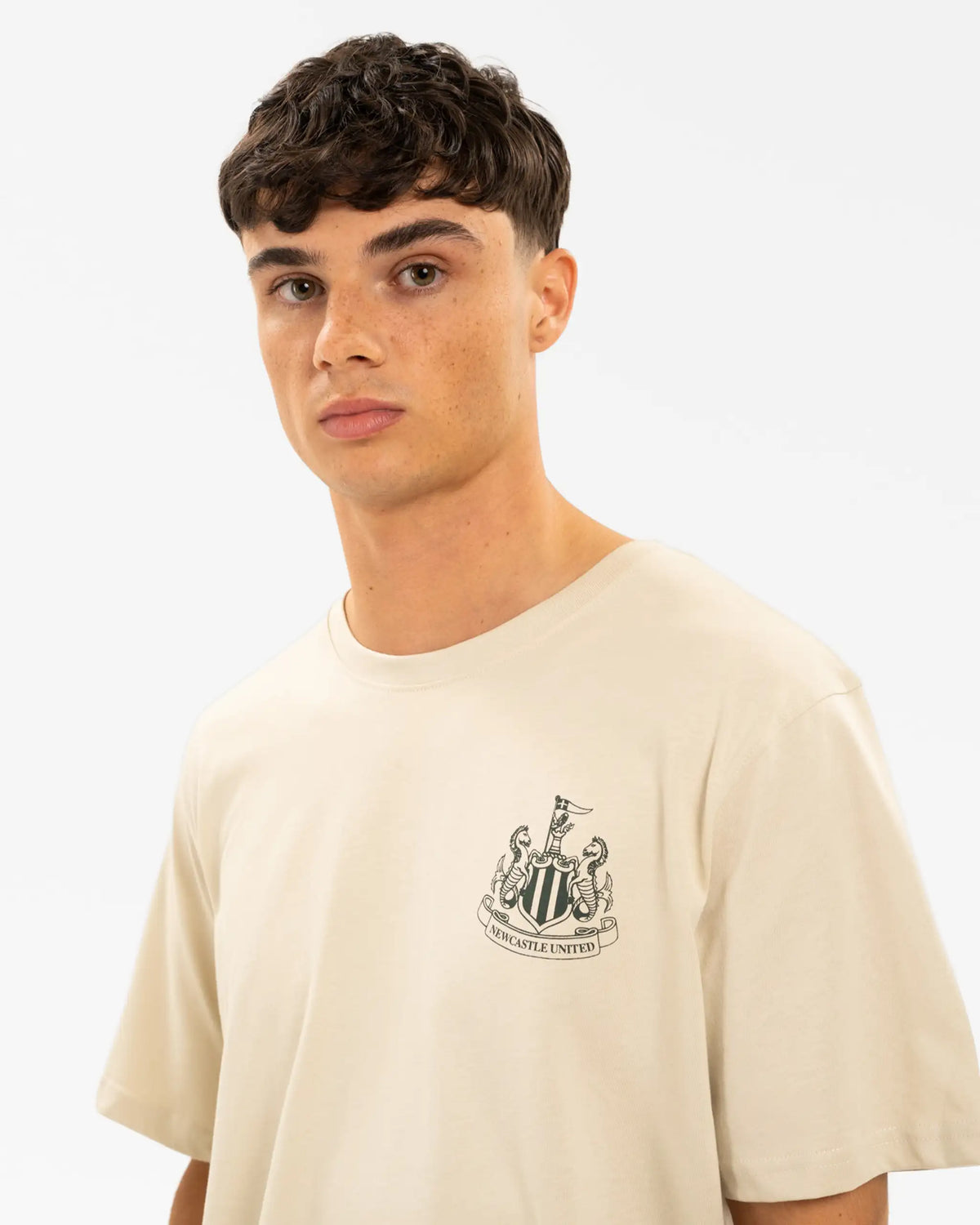Newcastle United Men's Sand Graphic Crest T-Shirt