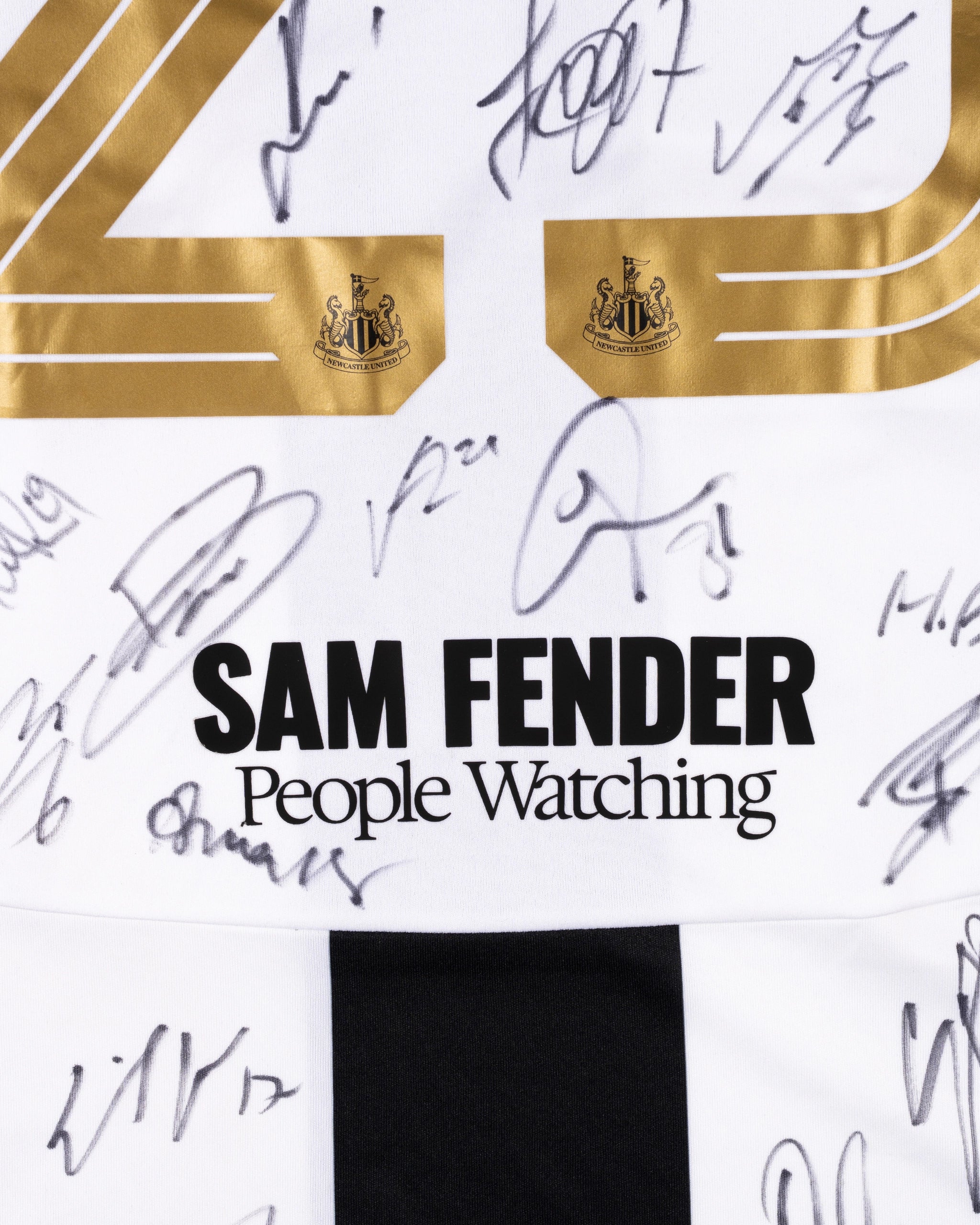 Newcastle United 24/25 Carabao Cup Winners - Squad Signed Shirt