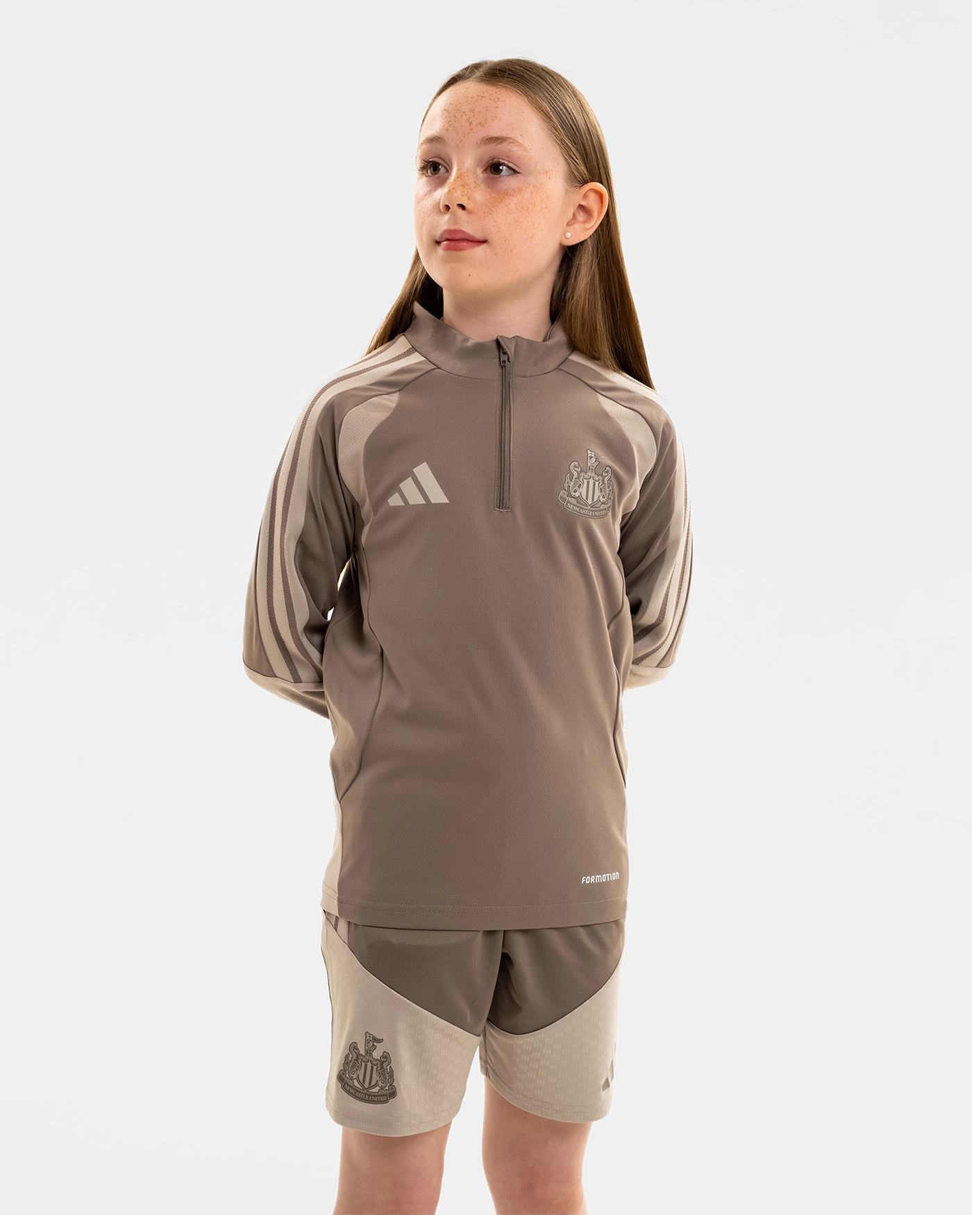 Newcastle United adidas Kids' 26/27 Coach's Range Beige Shorts