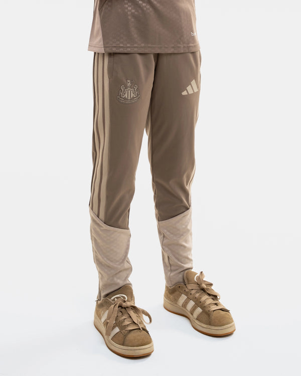 Newcastle United adidas Kids' 26/27 Coach's Range Beige Trackpants