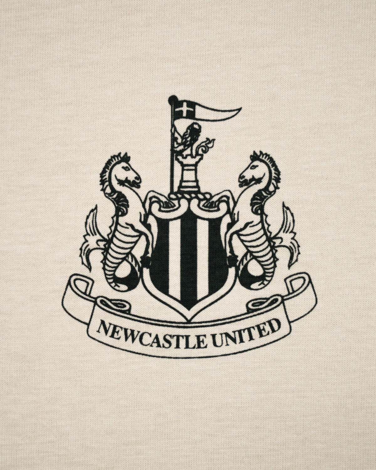 Newcastle United Men's Sand Graphic Crest T-Shirt