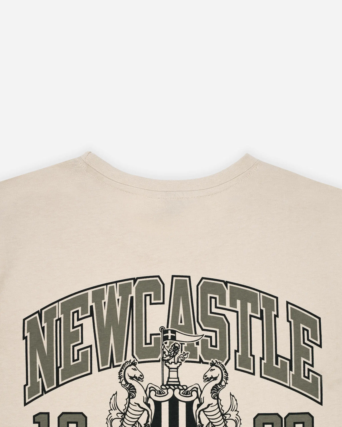 Newcastle United Men's Sand Graphic Crest T-Shirt